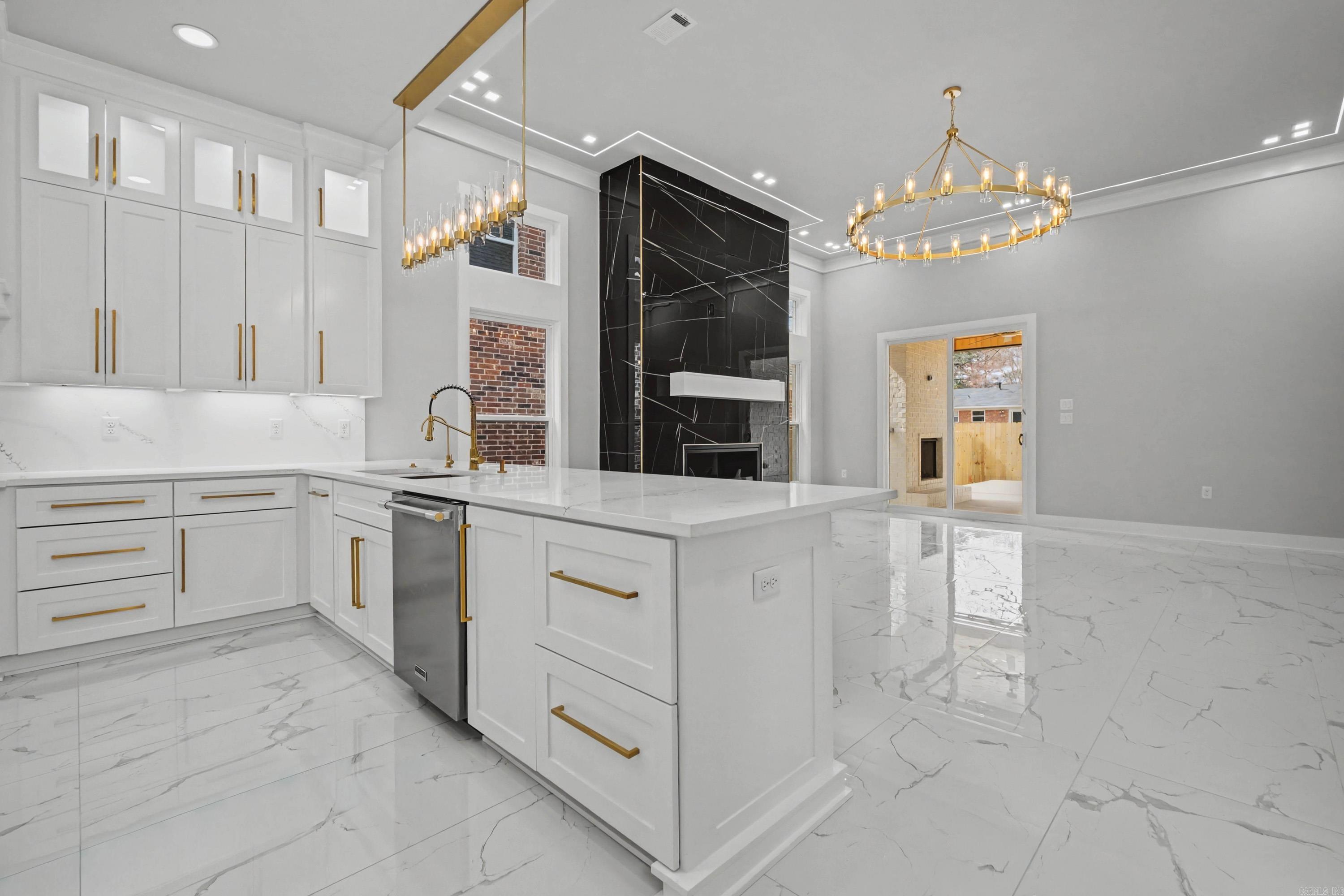 9 OAK GLEN  Little Rock, AR