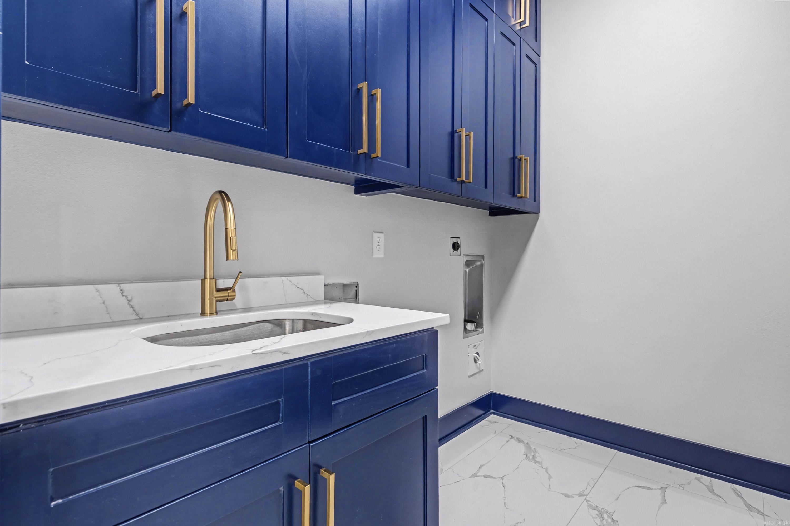 9 OAK GLEN  Little Rock, AR