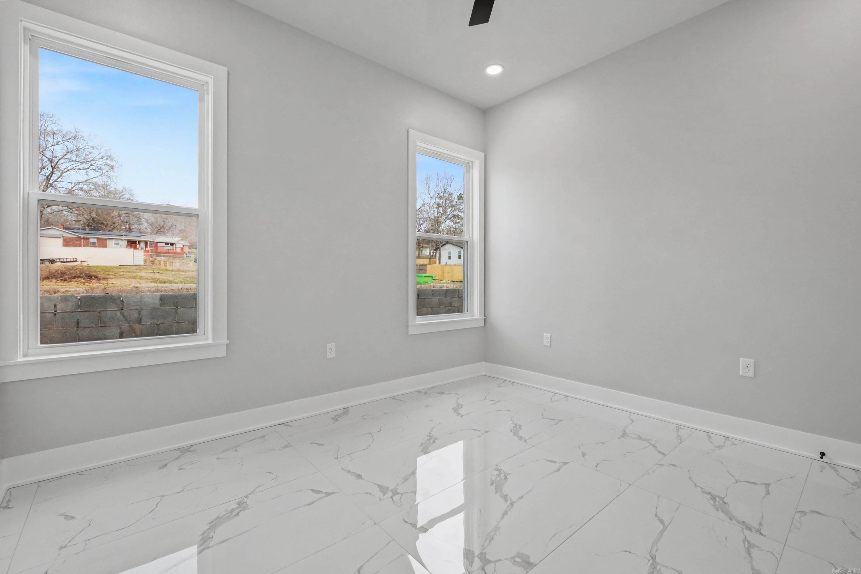 9 OAK GLEN  Little Rock, AR