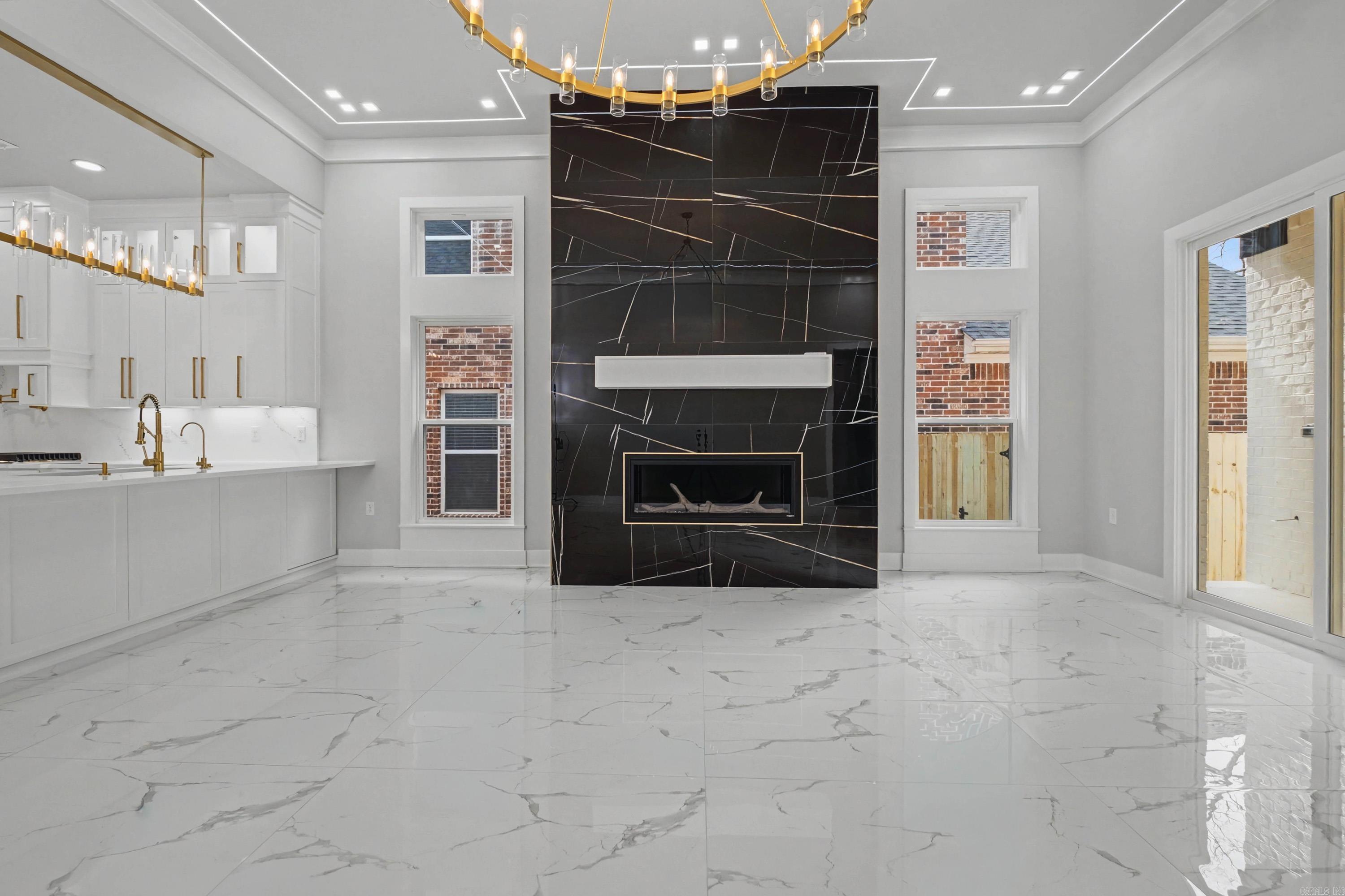 9 OAK GLEN  Little Rock, AR