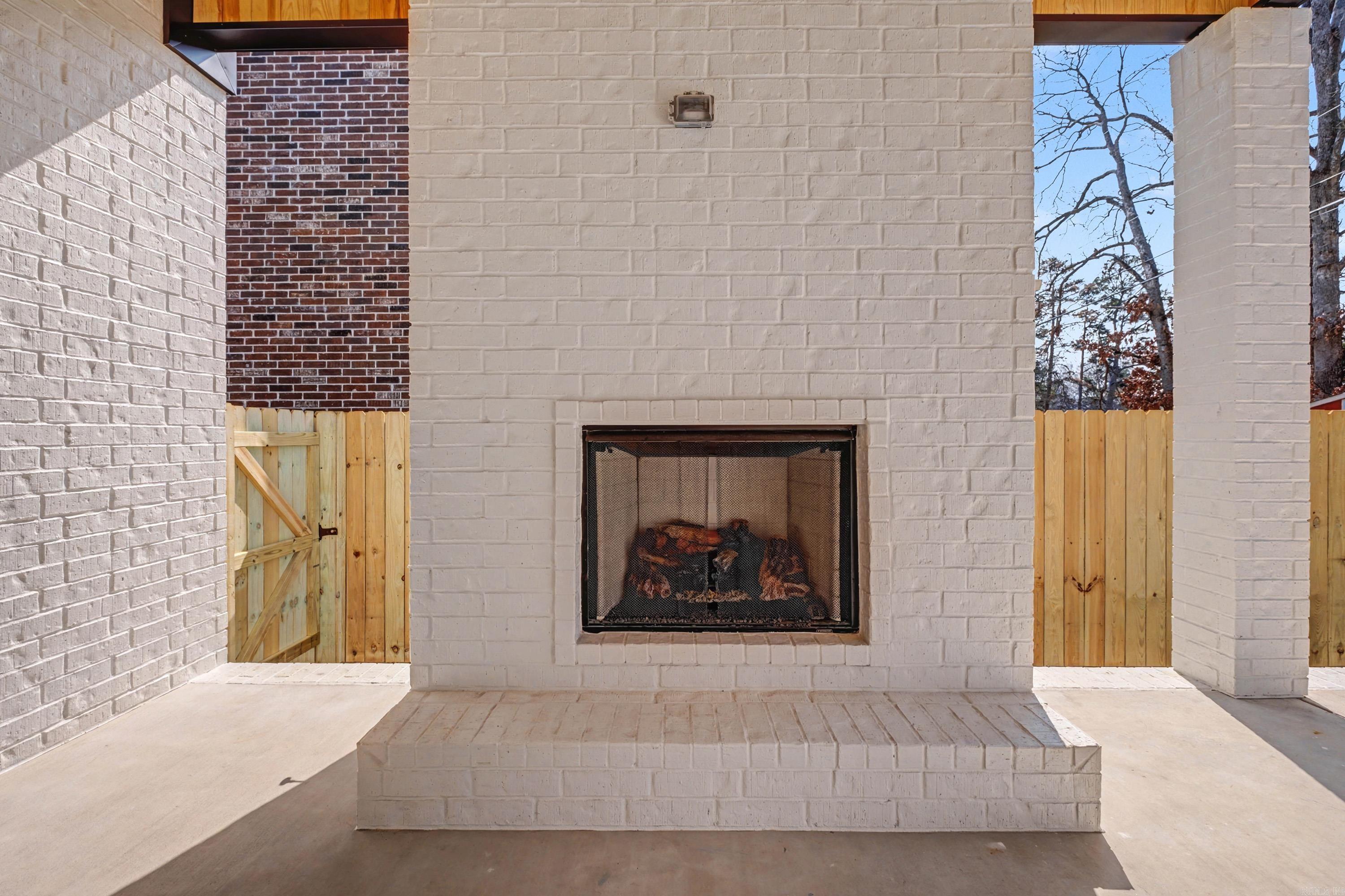 9 OAK GLEN  Little Rock, AR