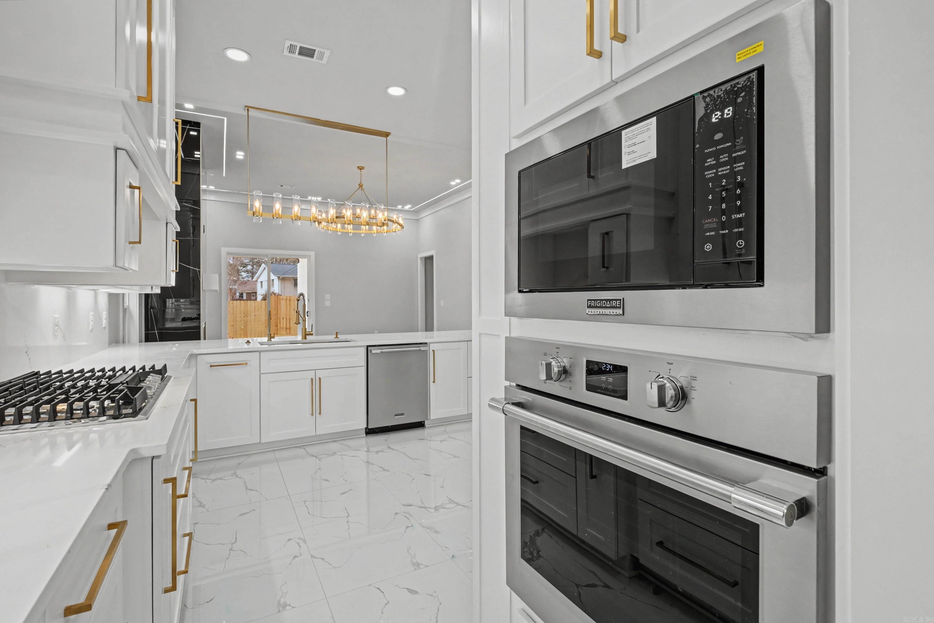 9 OAK GLEN  Little Rock, AR