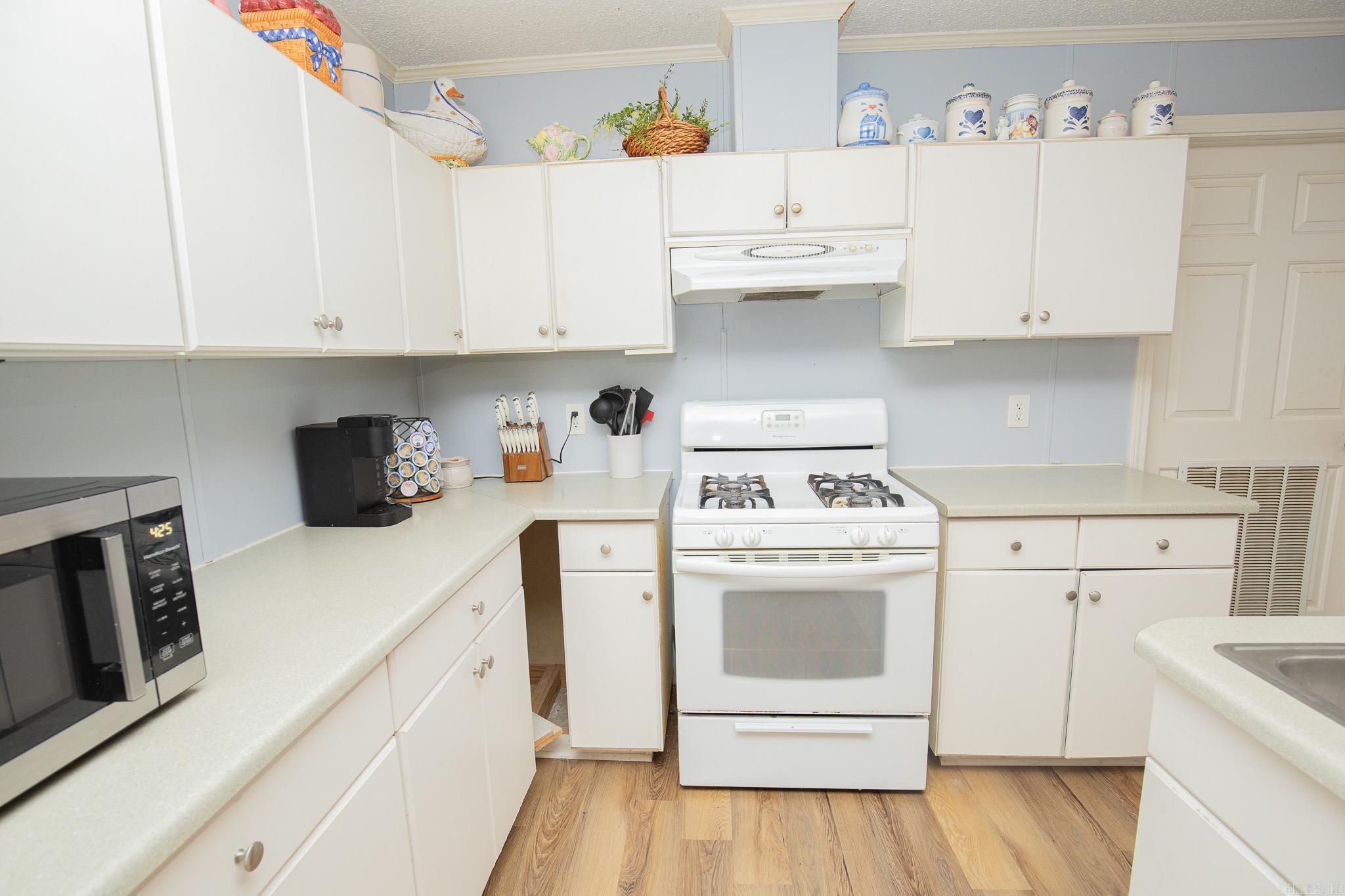 10807 Dollarway Rd.  White Hall, AR