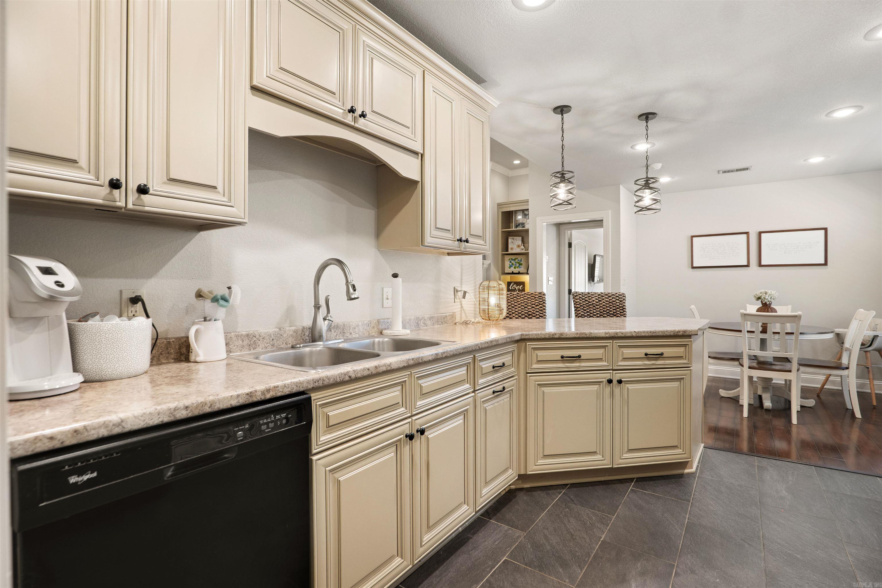 995 Russell Hill  Jonesboro, AR