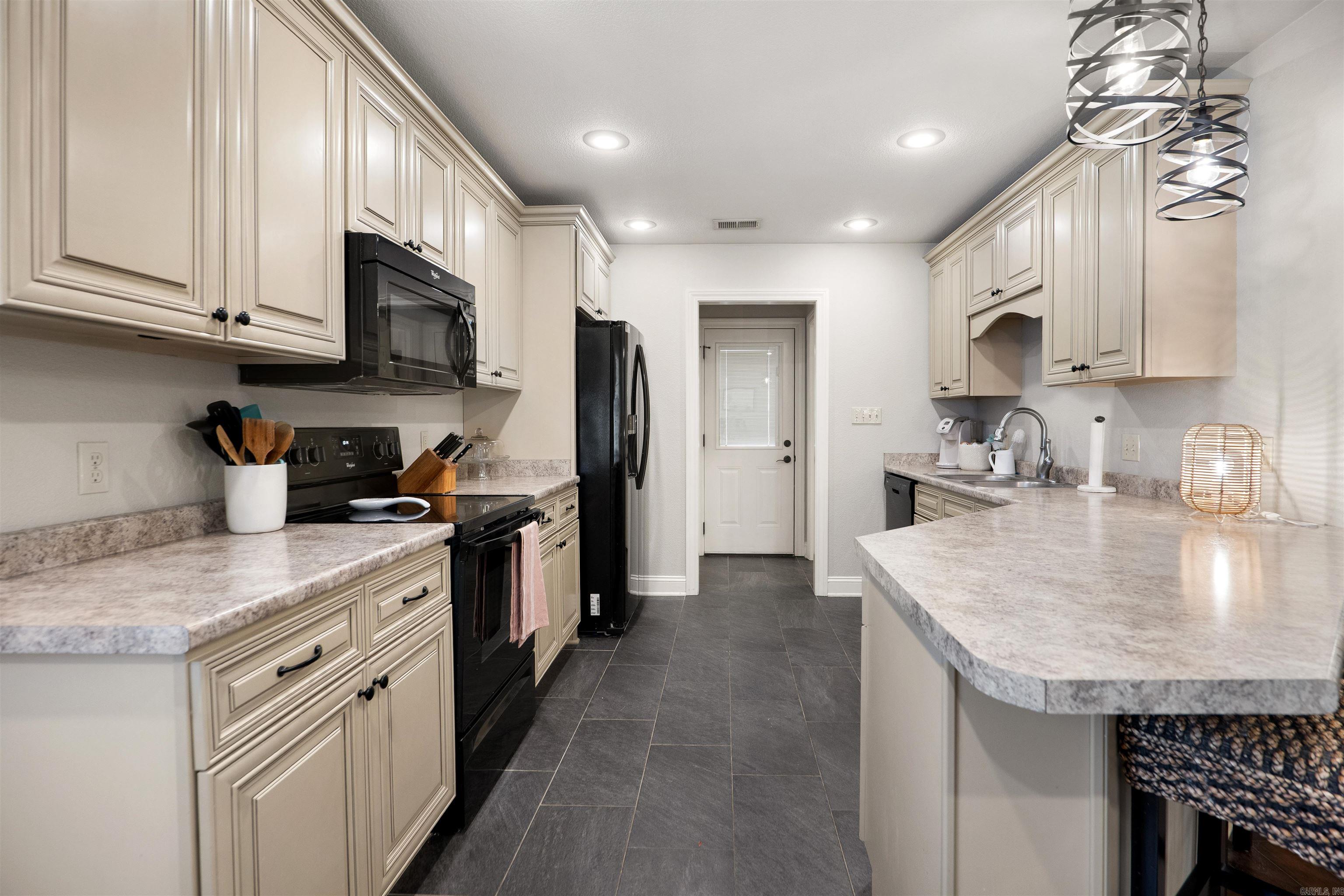 995 Russell Hill  Jonesboro, AR