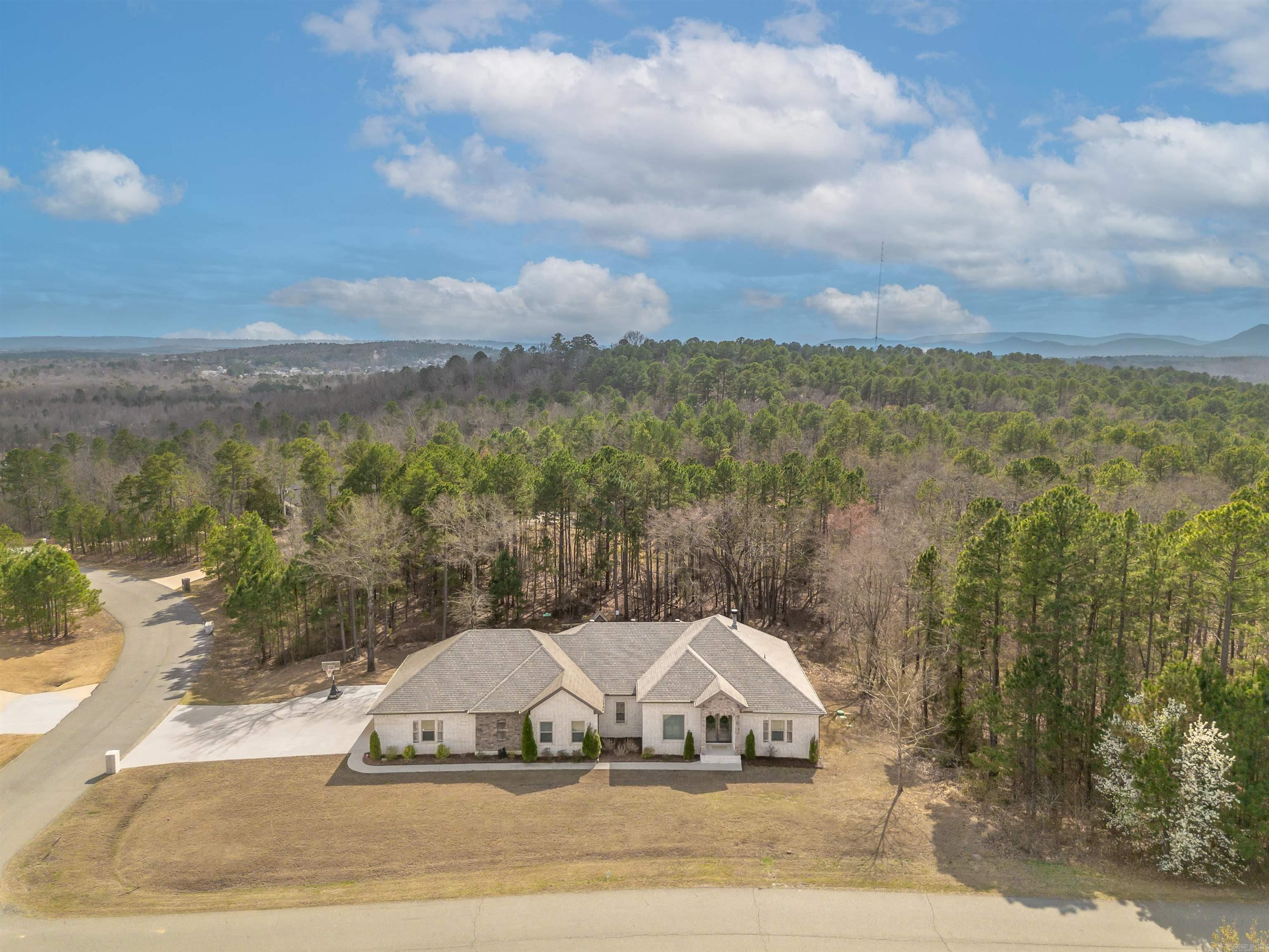 15611 Scenic Point Dr  North Little Rock, AR