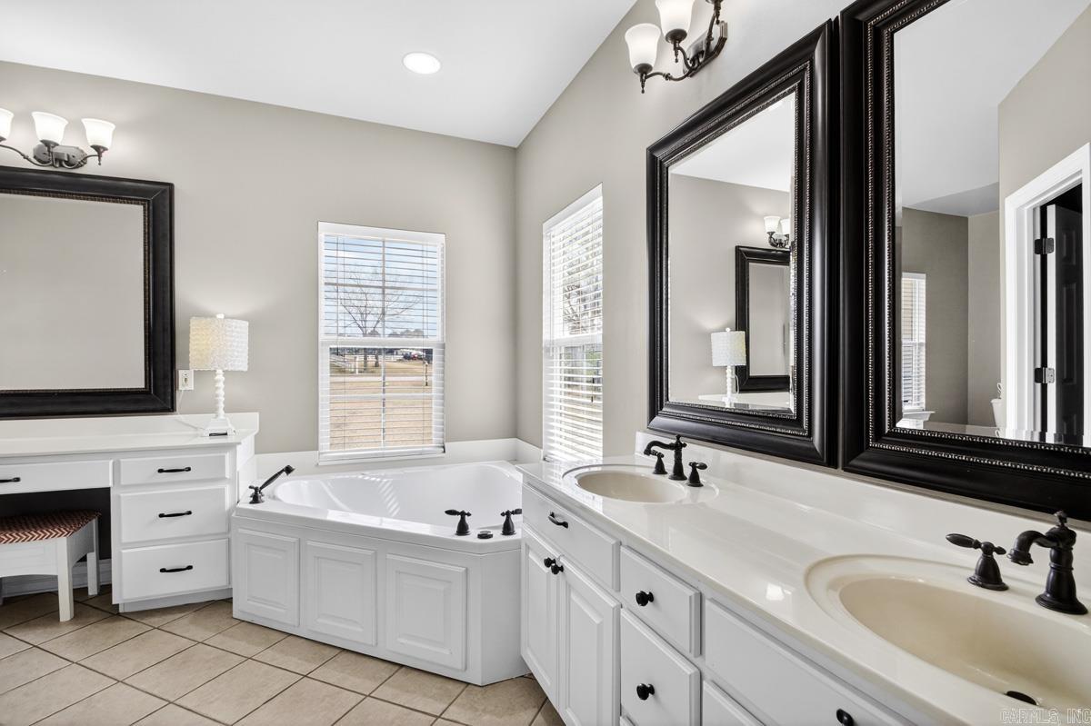 22211 N Kaufman Road  Hensley, AR