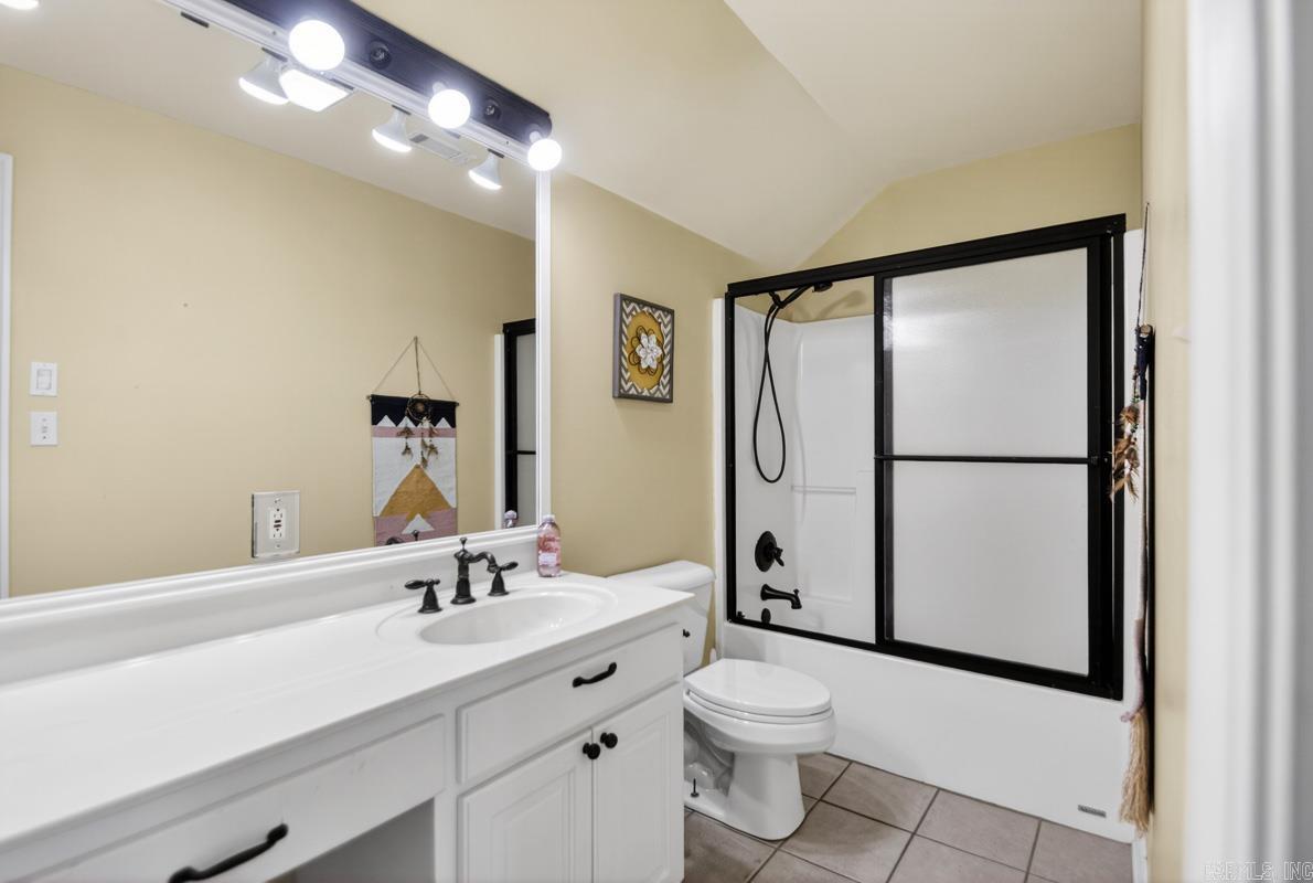 22211 N Kaufman Road  Hensley, AR