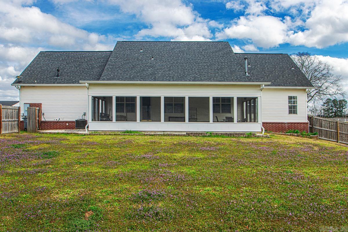 22211 N Kaufman Road  Hensley, AR