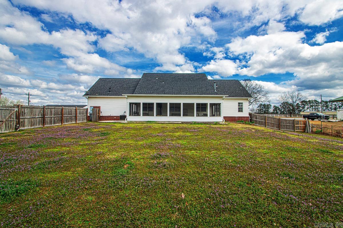 22211 N Kaufman Road  Hensley, AR