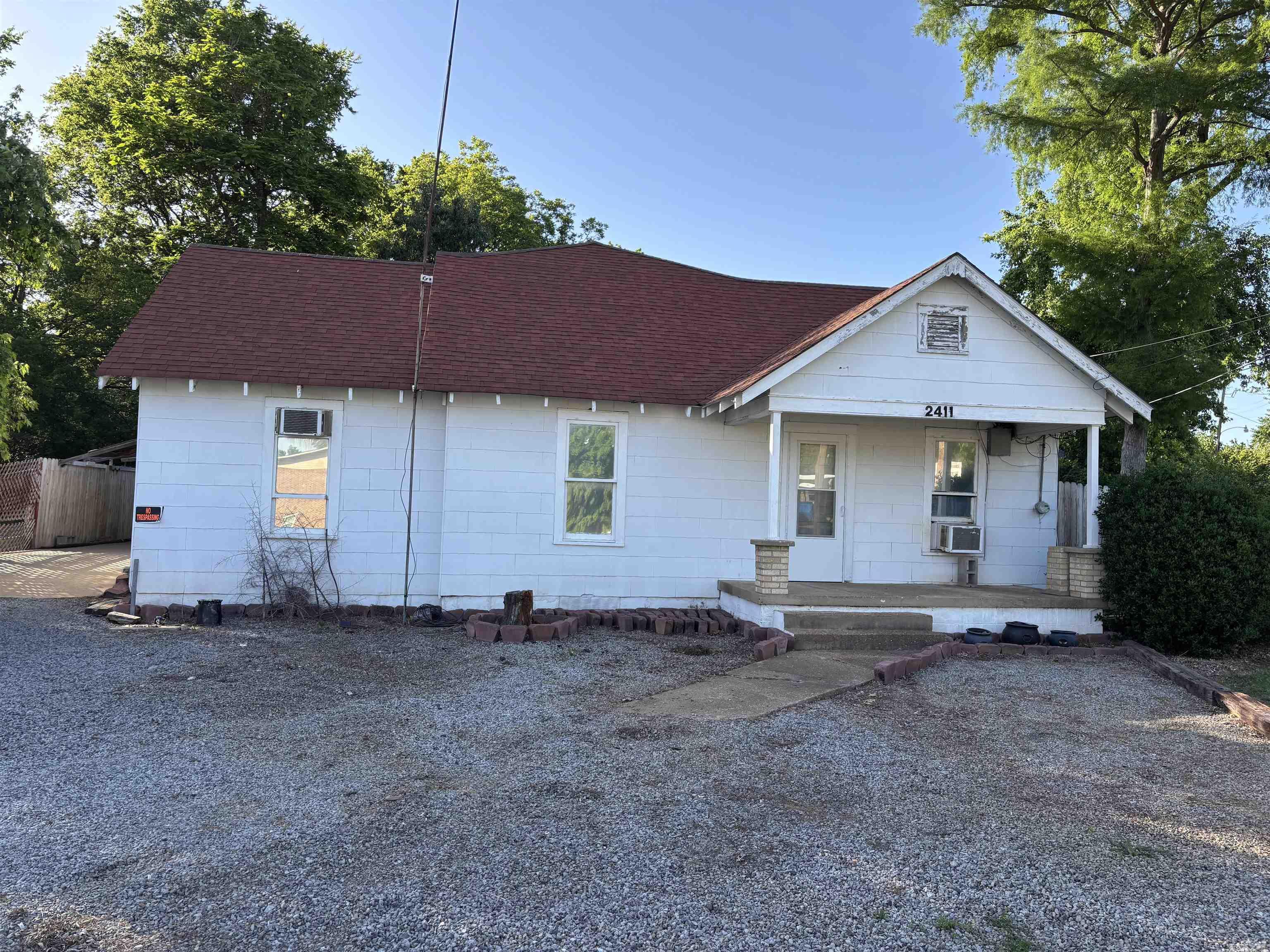 2411 Hwy 367 N