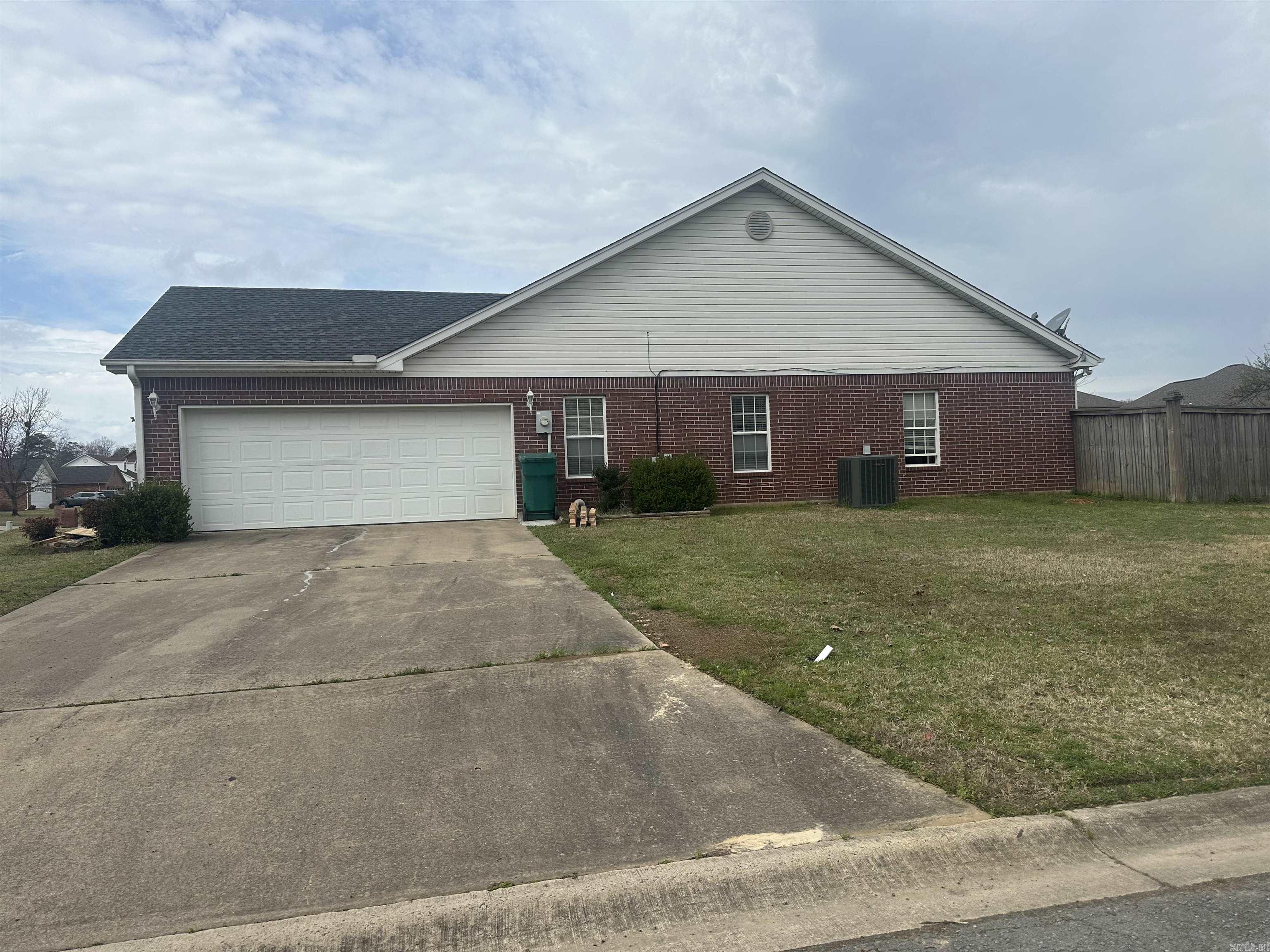 117 Grizzly Bear Rd.  White Hall, AR