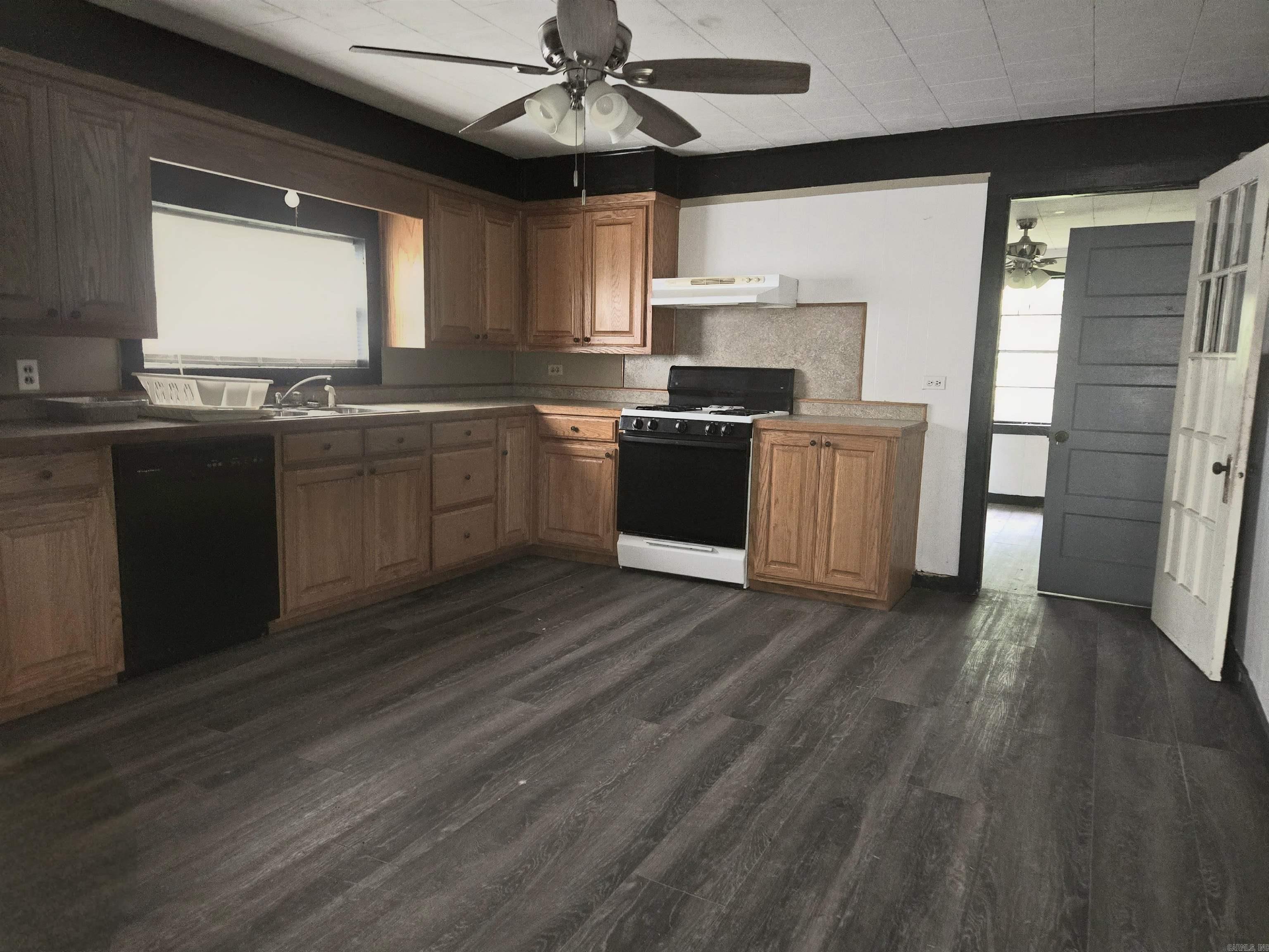 936 Cemetery  Clinton, AR