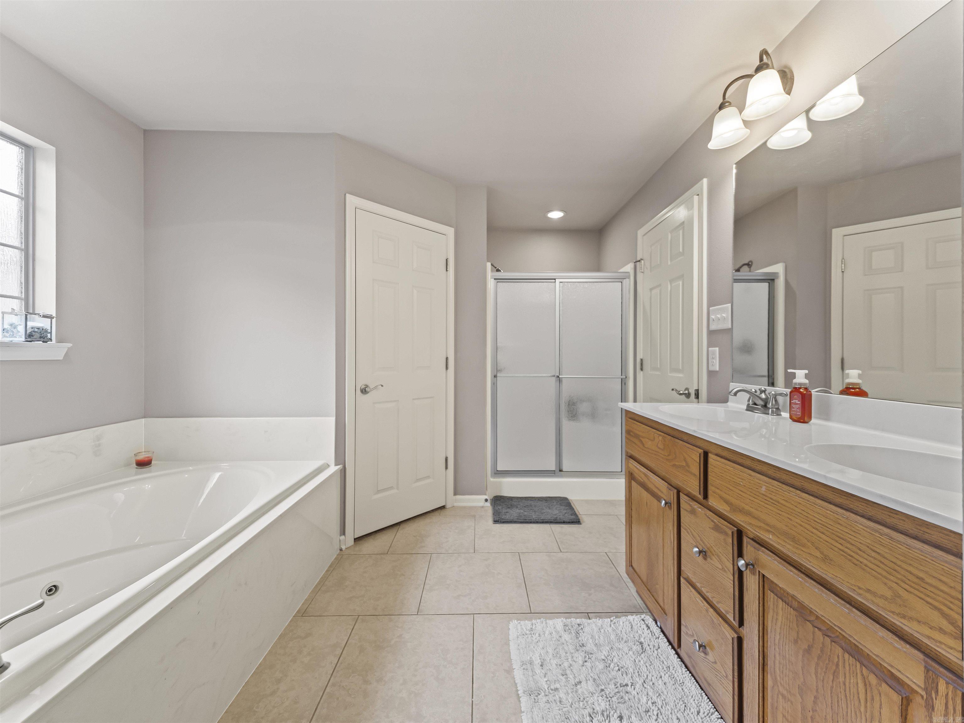 1815 Milburn Dr  Benton, AR