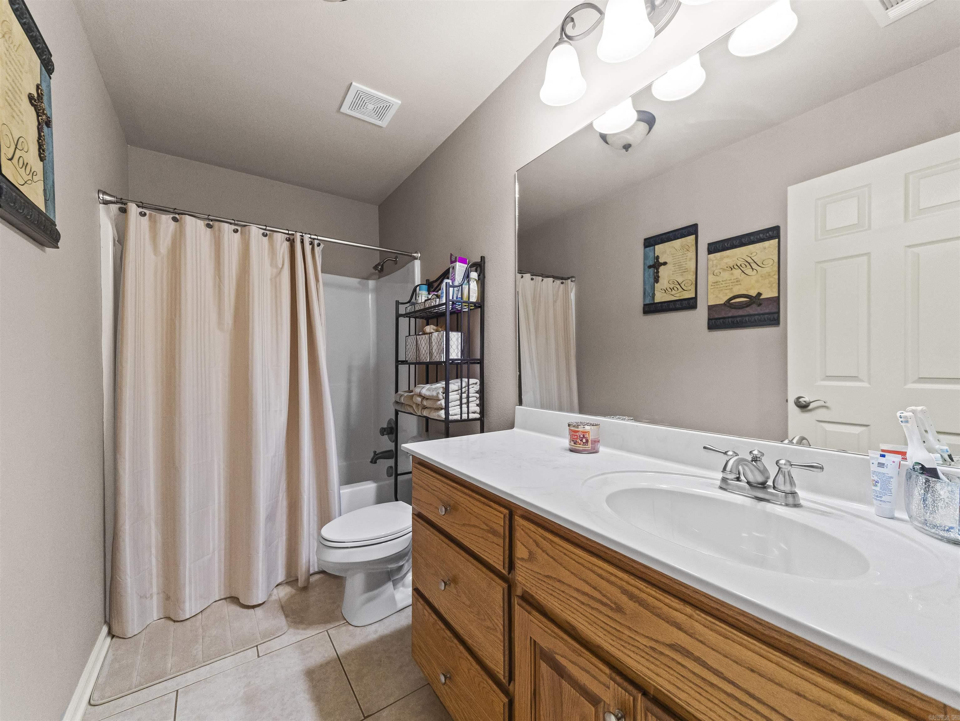 1815 Milburn Dr  Benton, AR