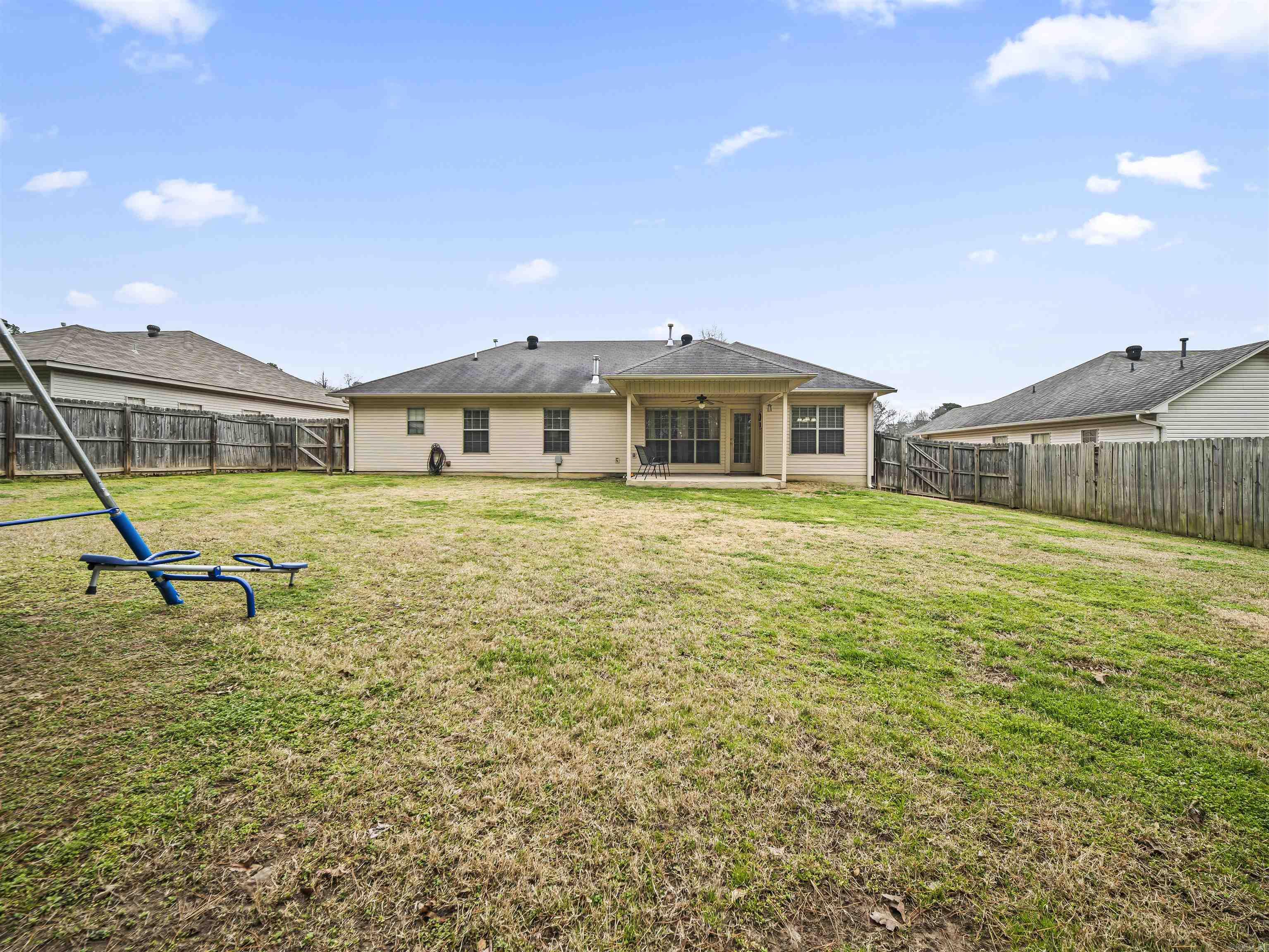 1815 Milburn Dr  Benton, AR