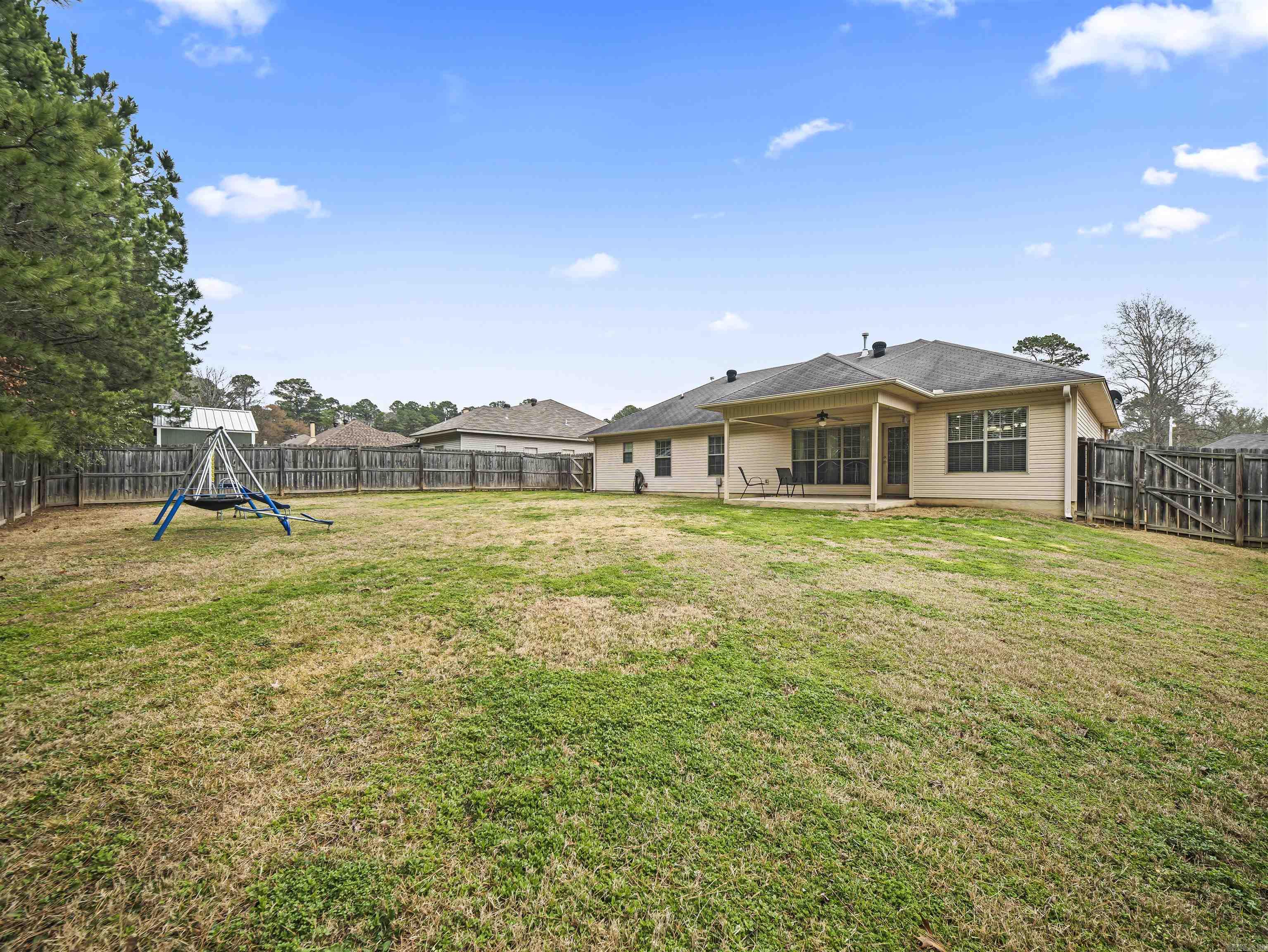 1815 Milburn Dr  Benton, AR