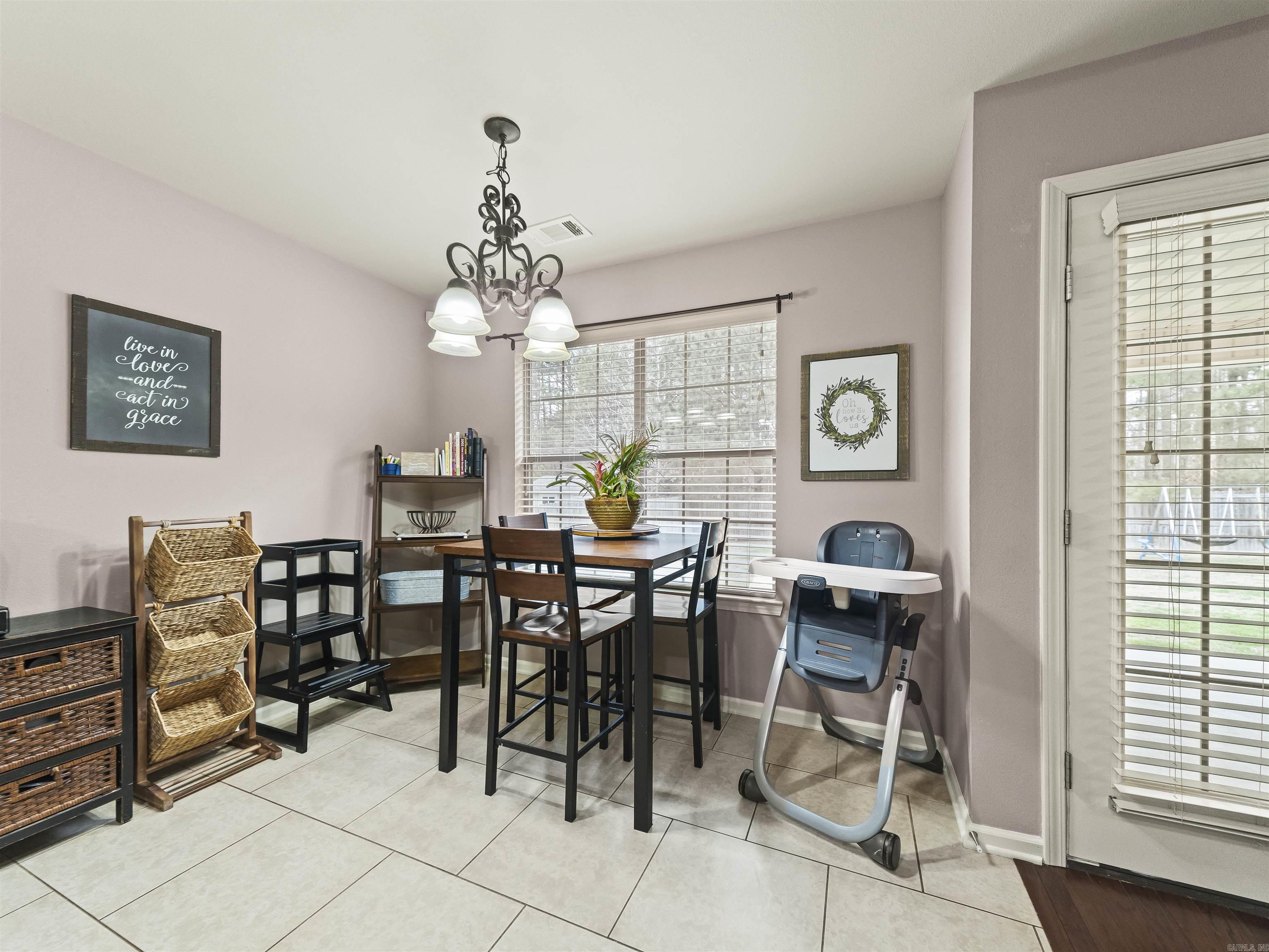 1815 Milburn Dr  Benton, AR