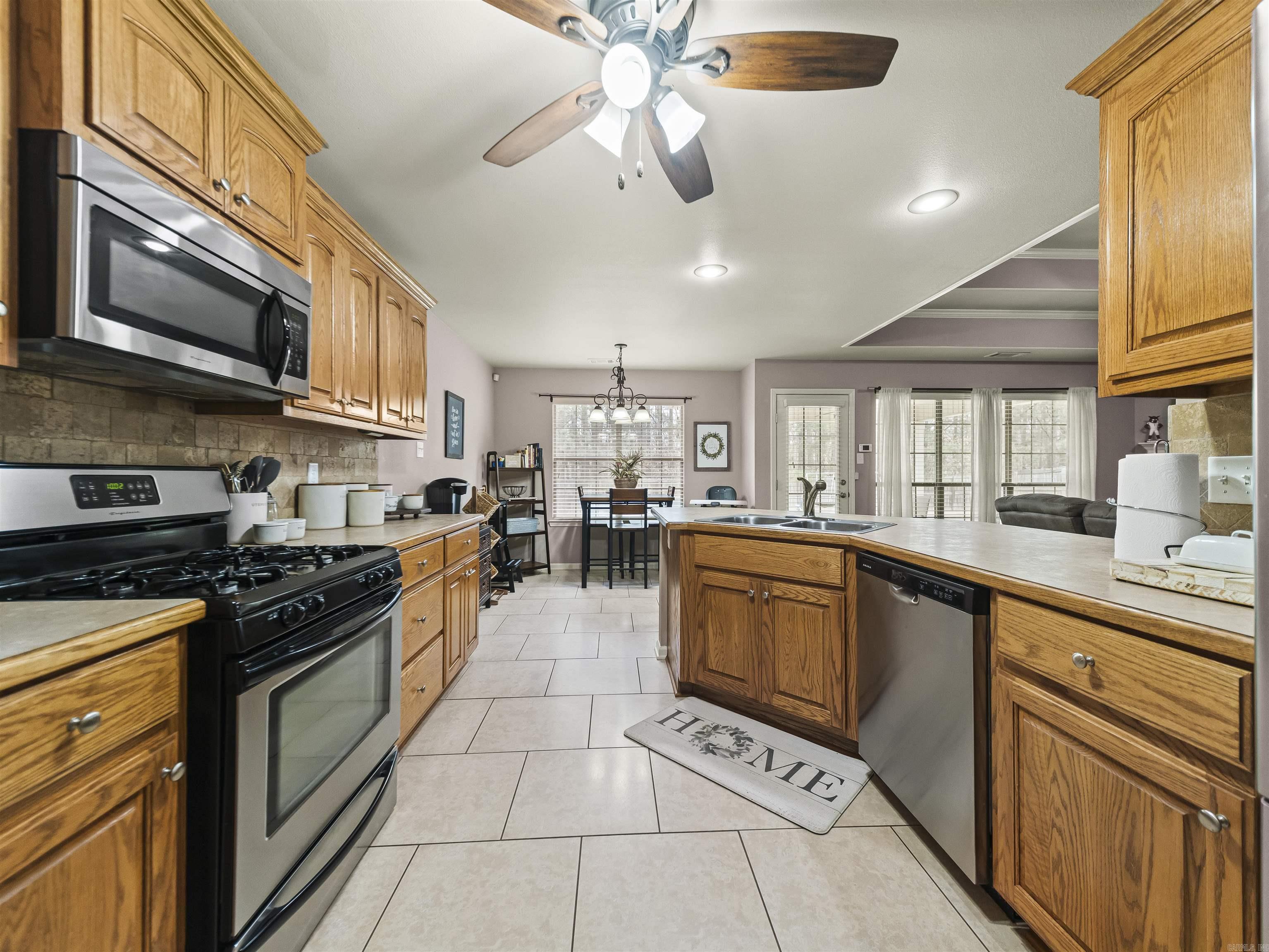 1815 Milburn Dr  Benton, AR