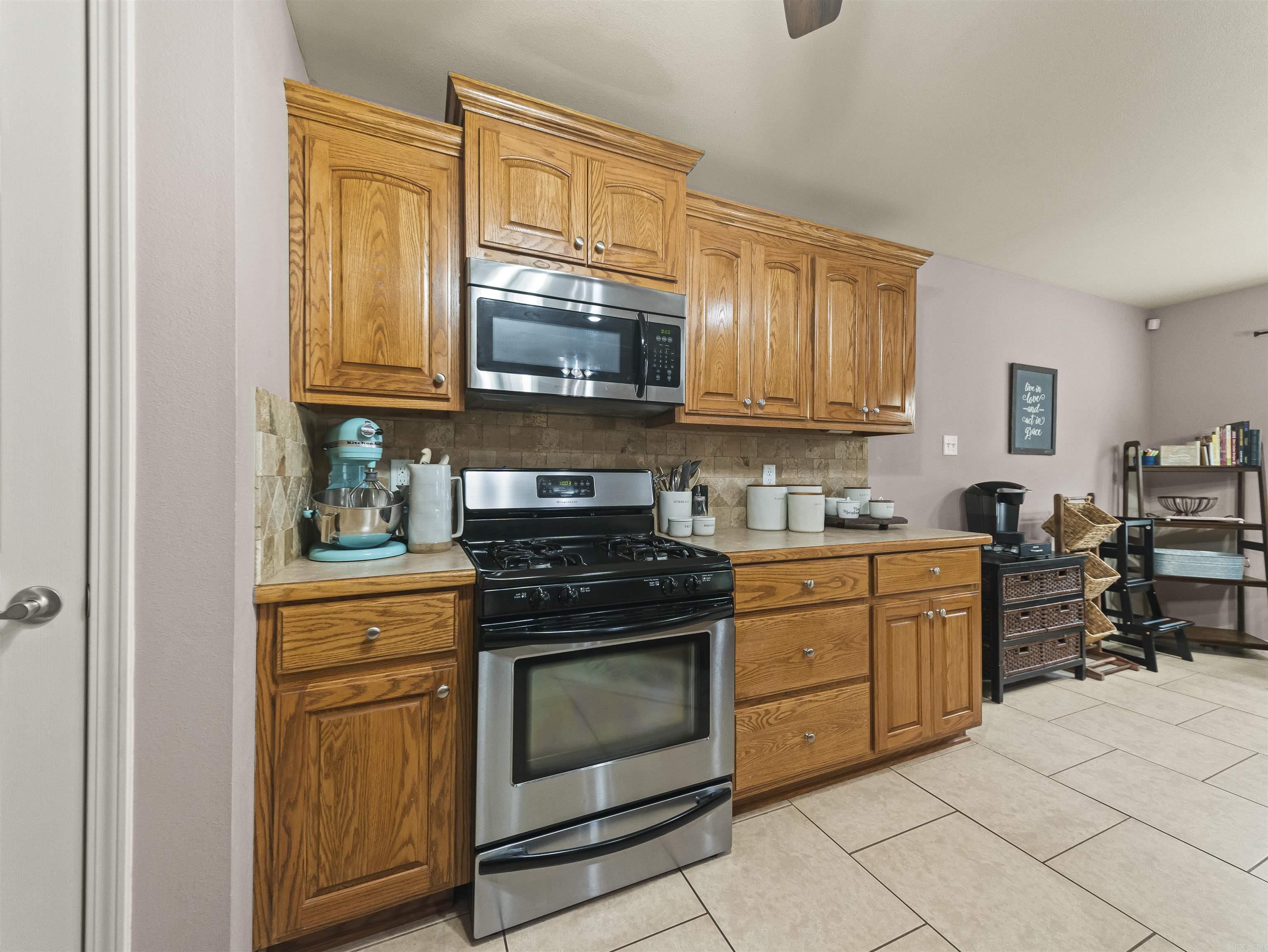 1815 Milburn Dr  Benton, AR