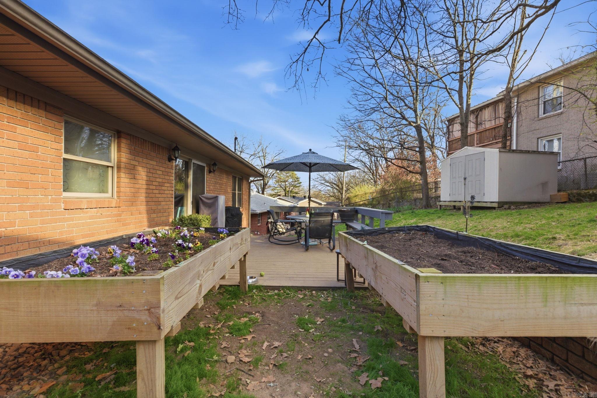 900 E H  North Little Rock, AR