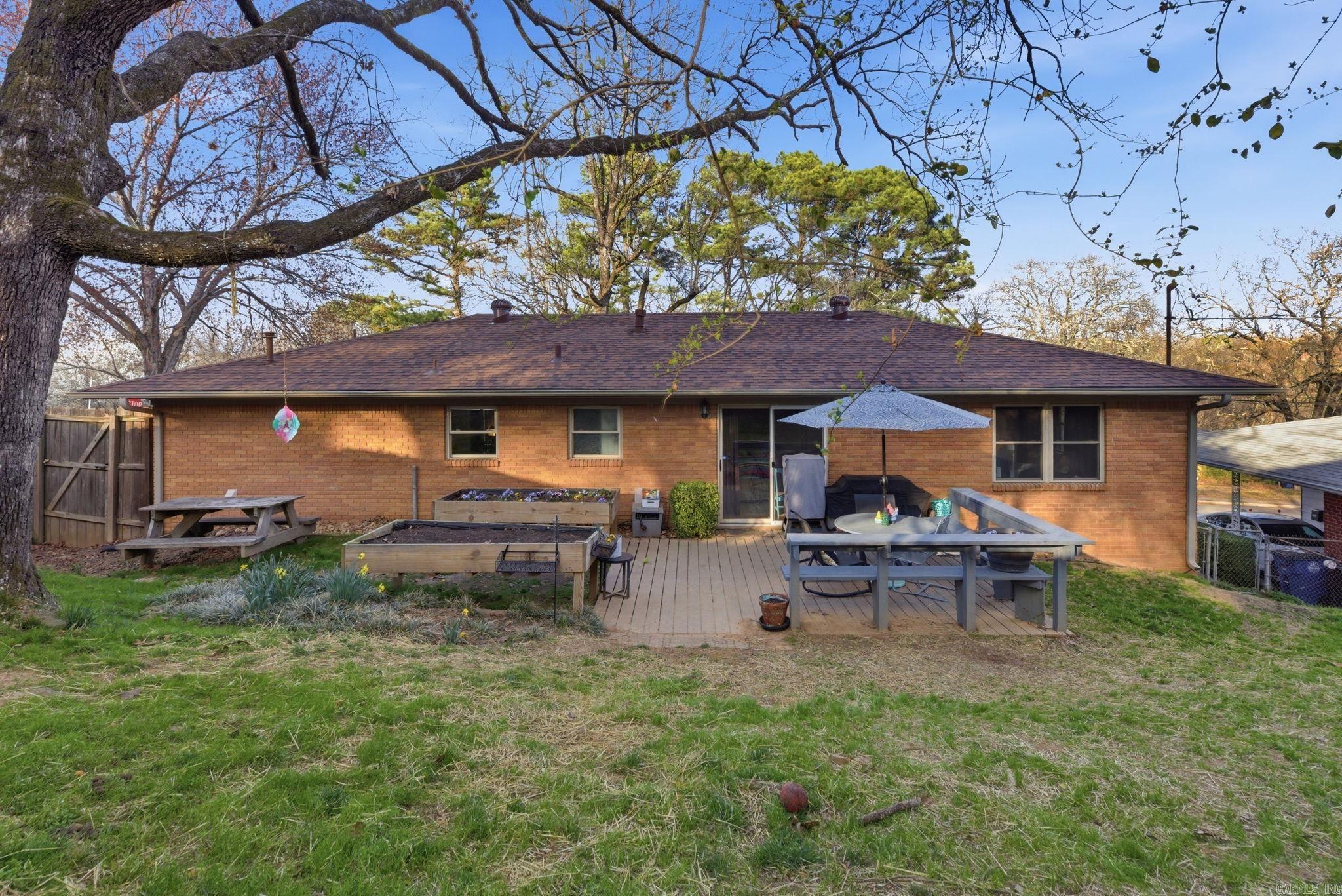 900 E H  North Little Rock, AR