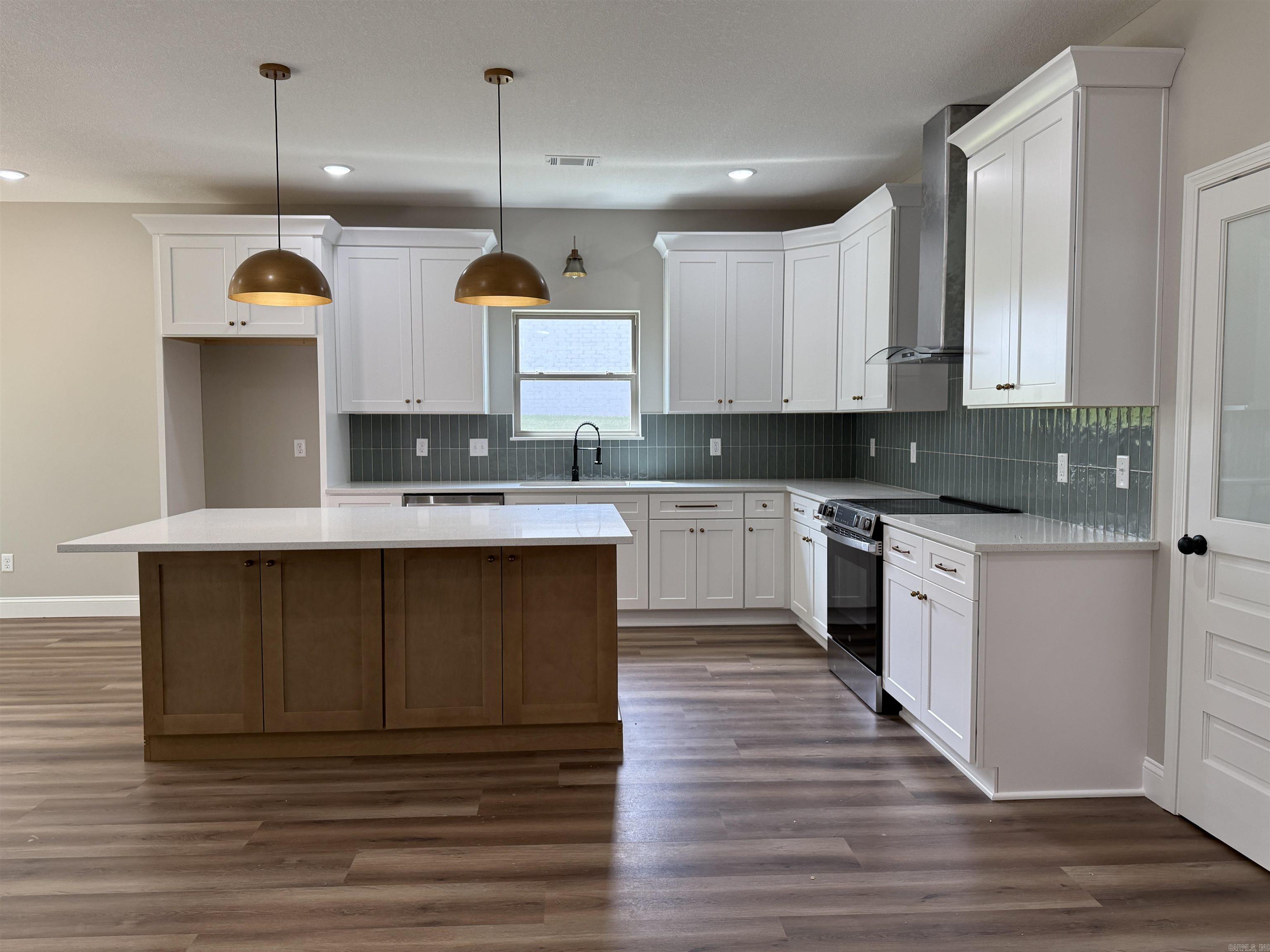 2005 N 8 1/2 Street  Paragould, AR