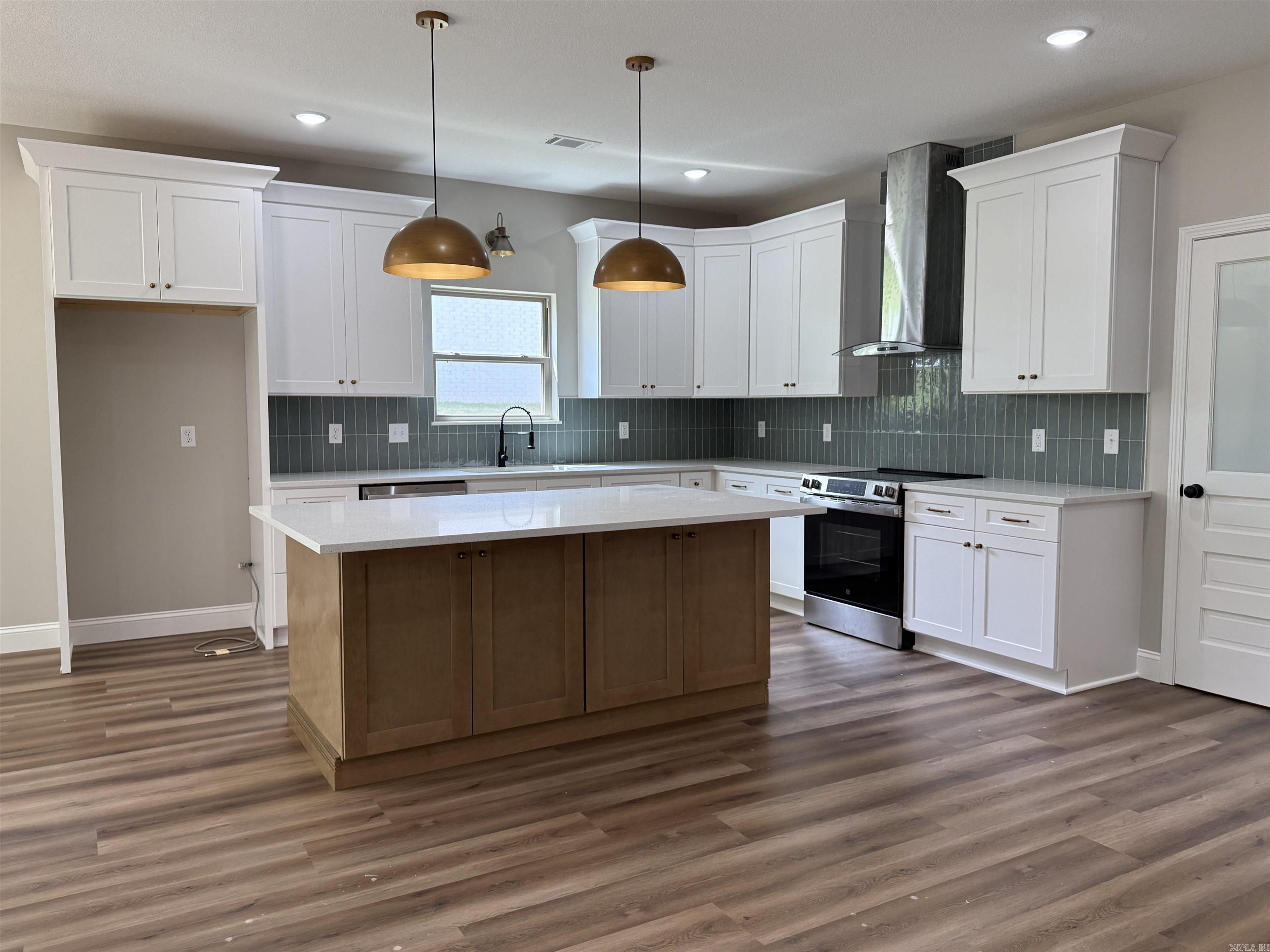 2005 N 8 1/2 Street  Paragould, AR