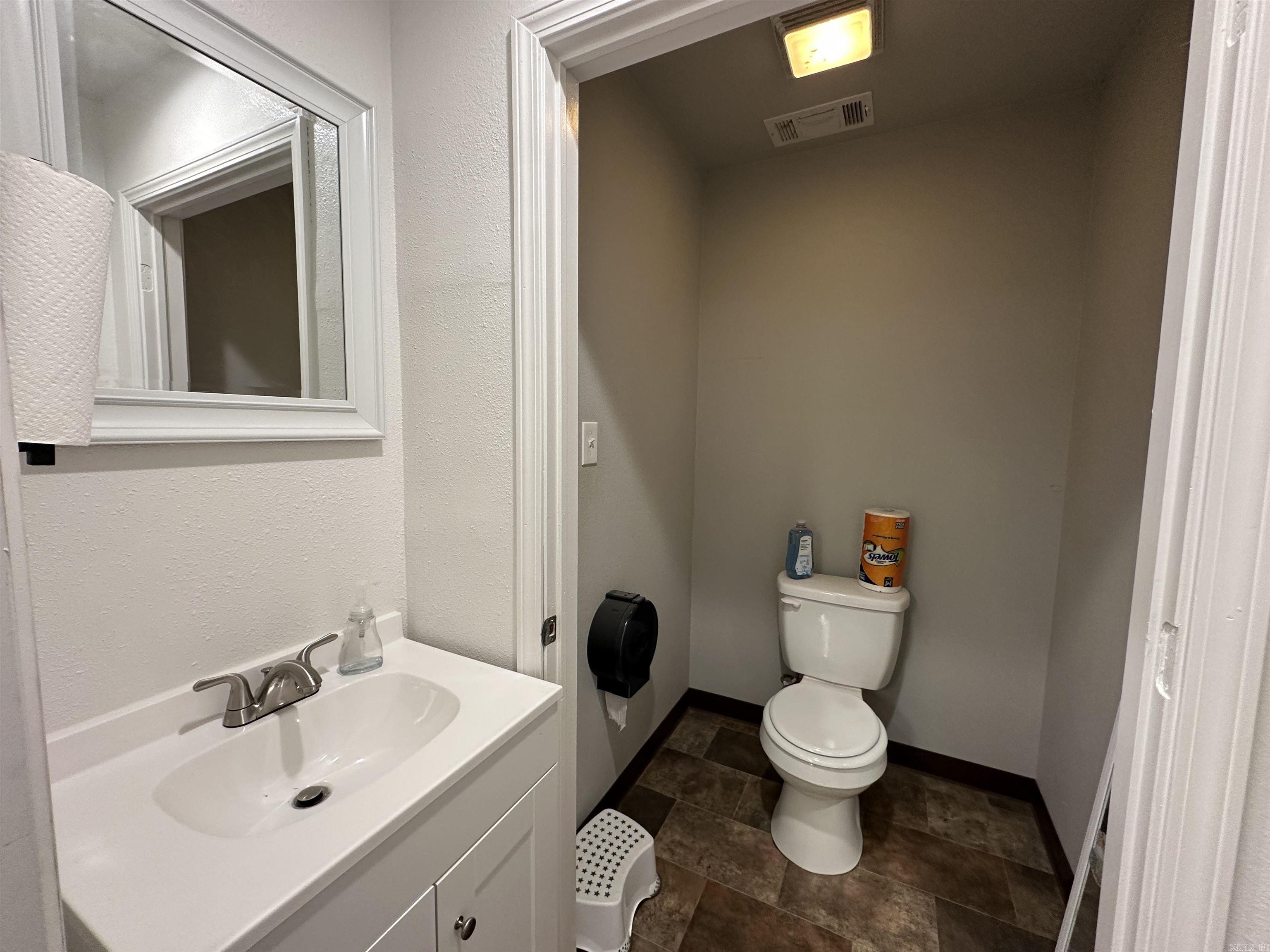 212 S Cedar Street  Yellville, AR