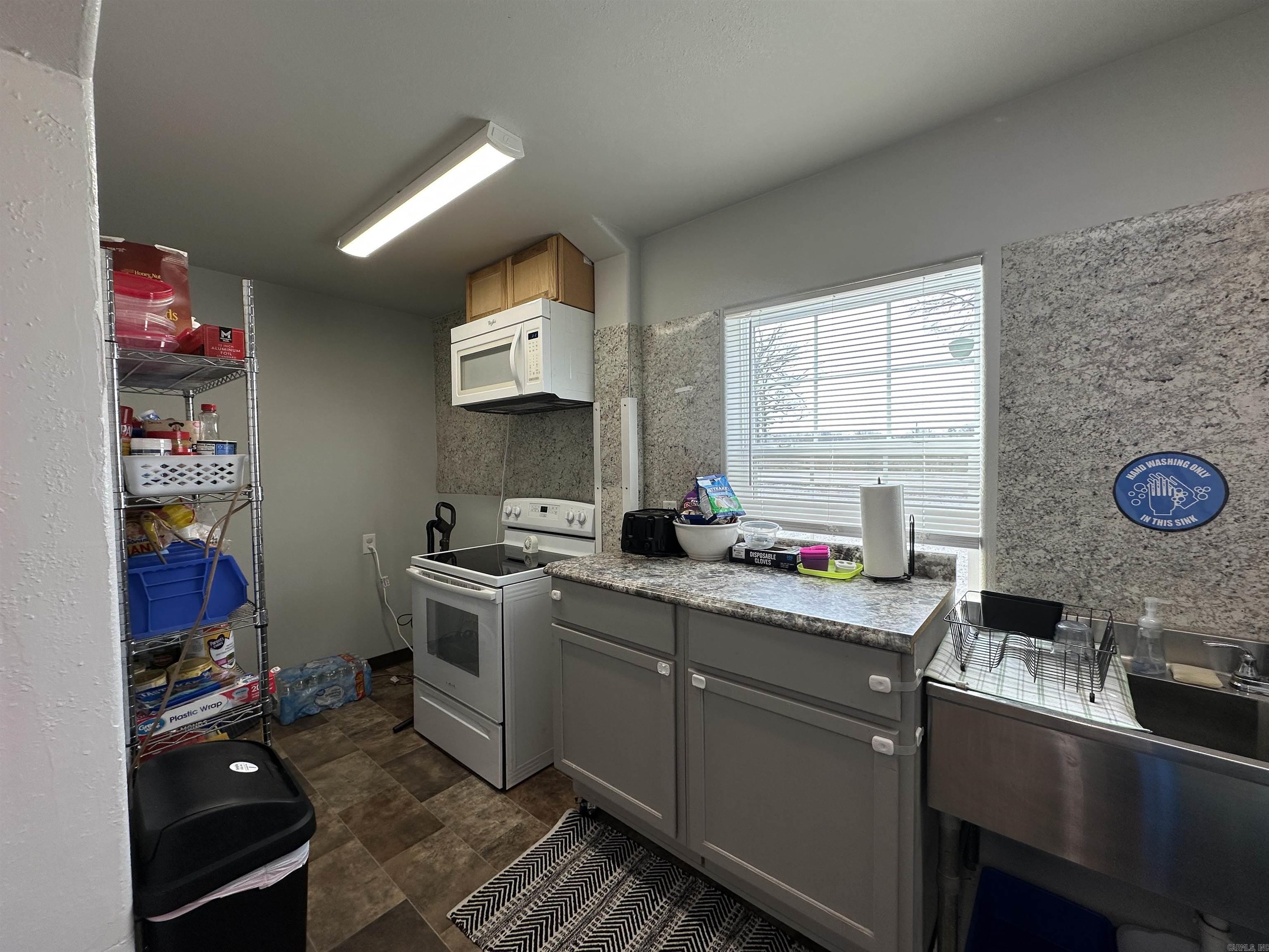 212 S Cedar Street  Yellville, AR