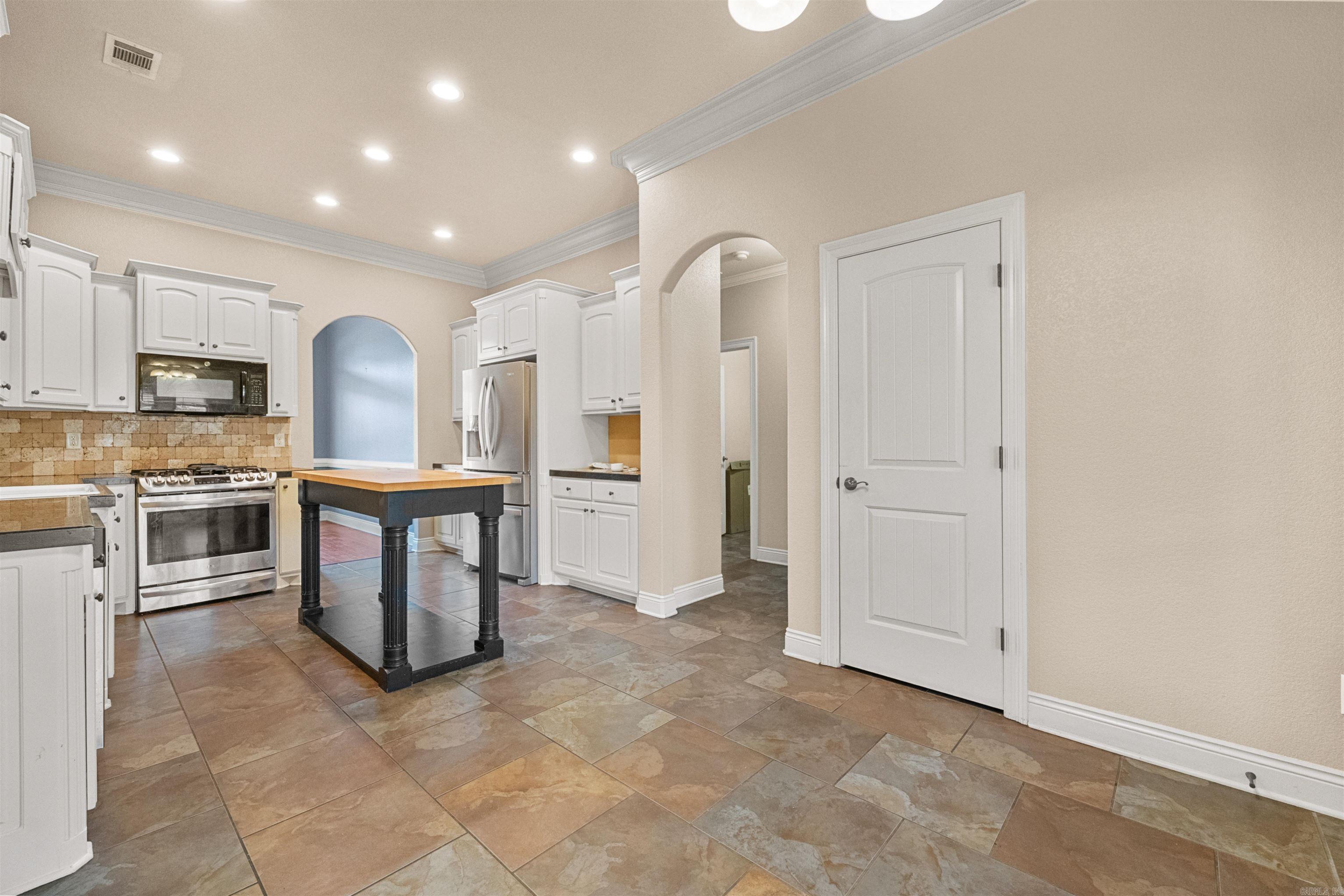 164 Crystal Lake Rd  Austin, AR