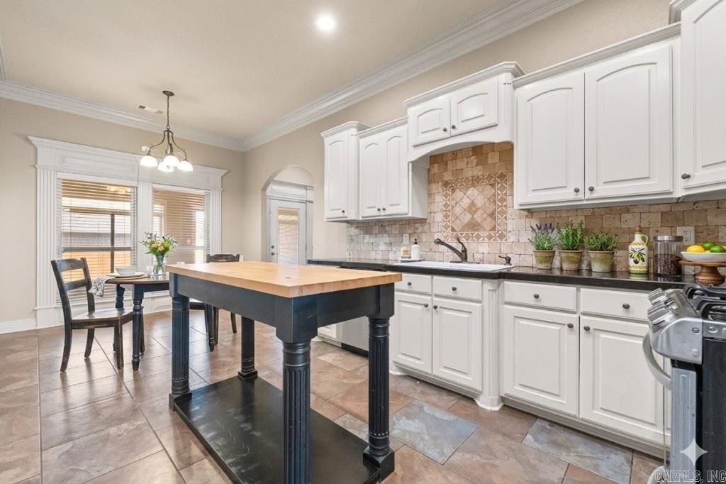 164 Crystal Lake Rd  Austin, AR