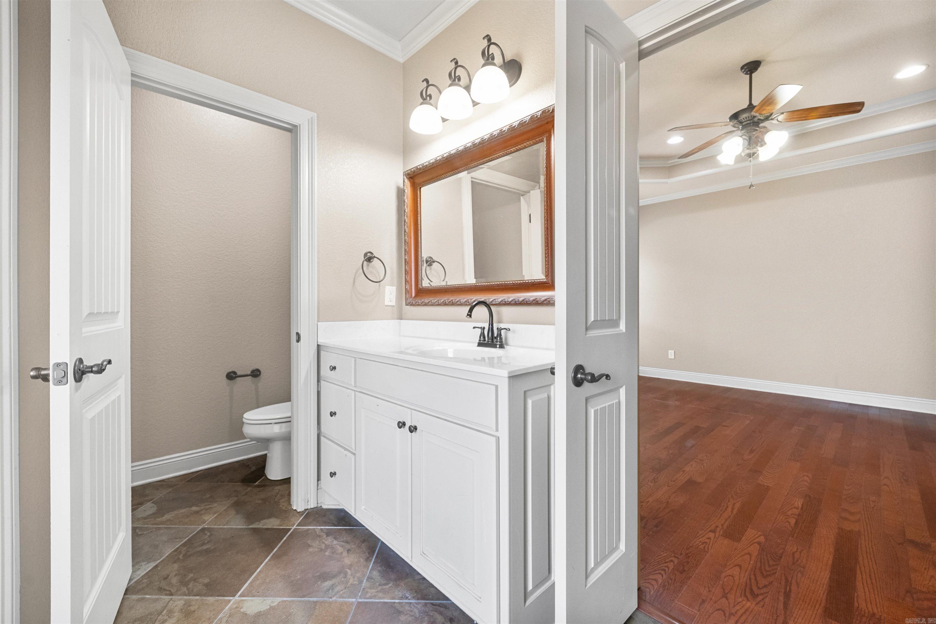 164 Crystal Lake Rd  Austin, AR