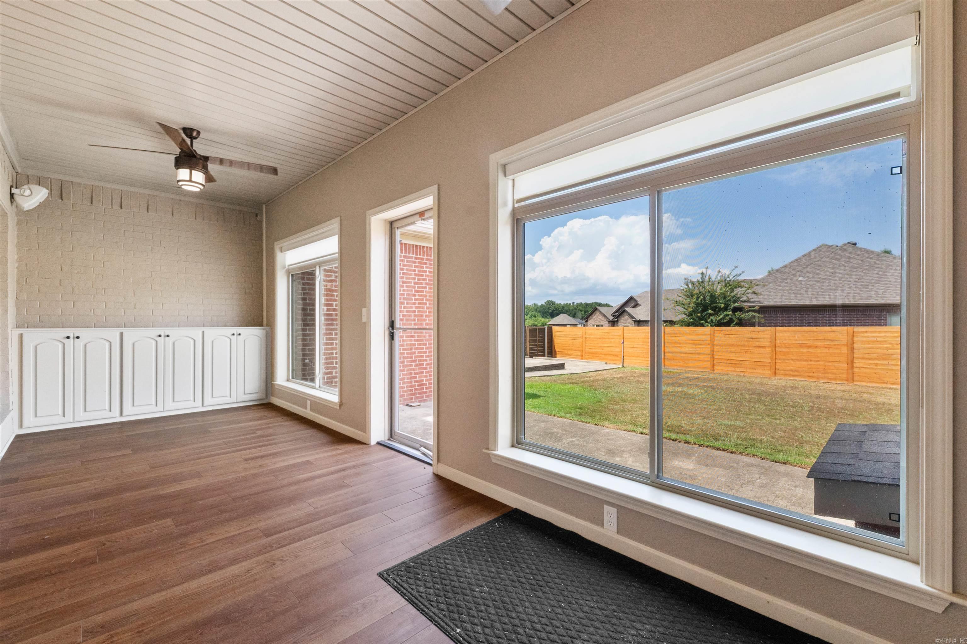 164 Crystal Lake Rd  Austin, AR