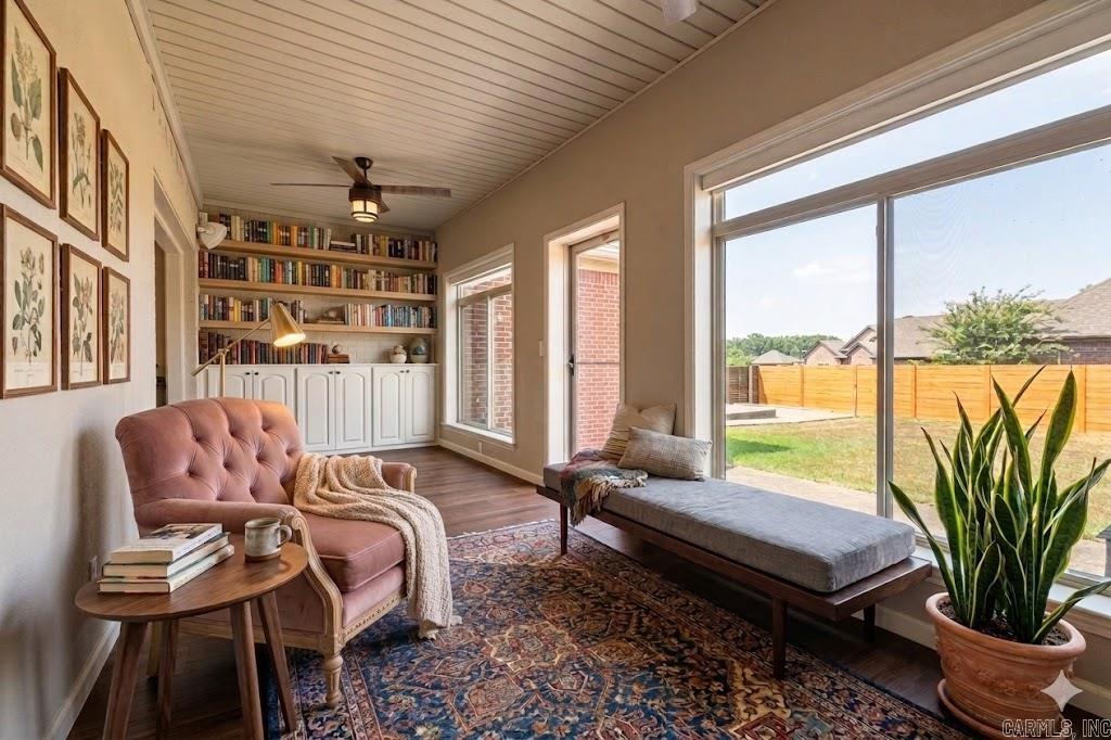 164 Crystal Lake Rd  Austin, AR