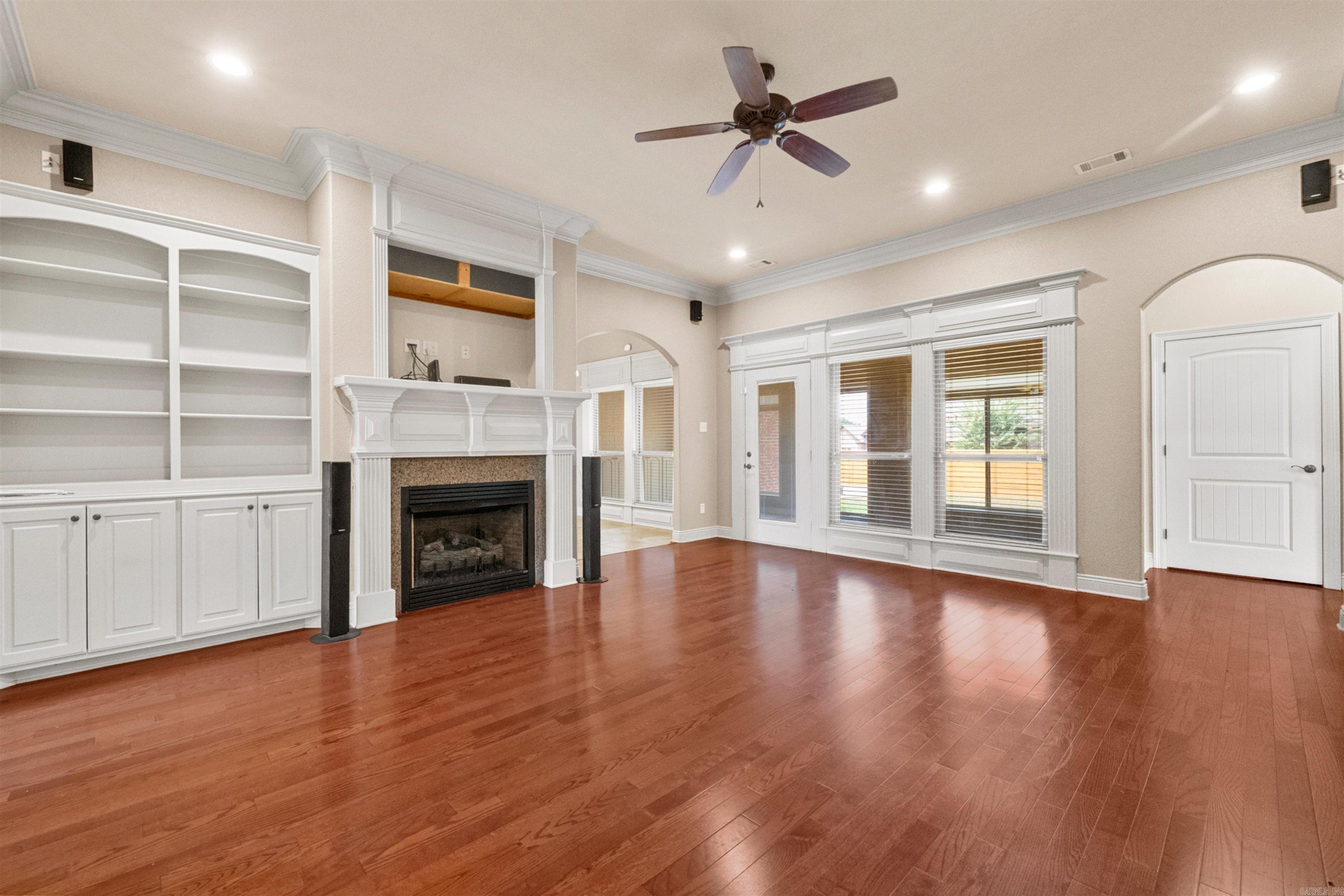 164 Crystal Lake Rd  Austin, AR