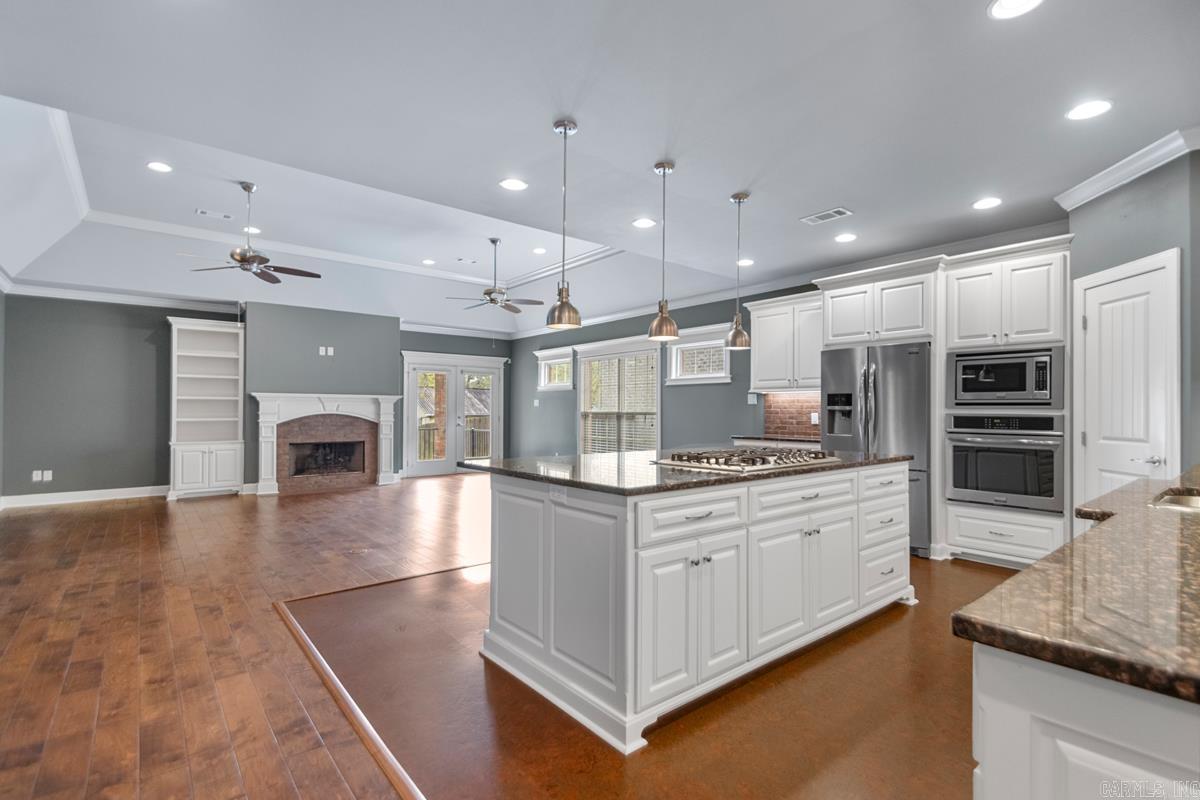 9 Bishop  Little Rock, AR