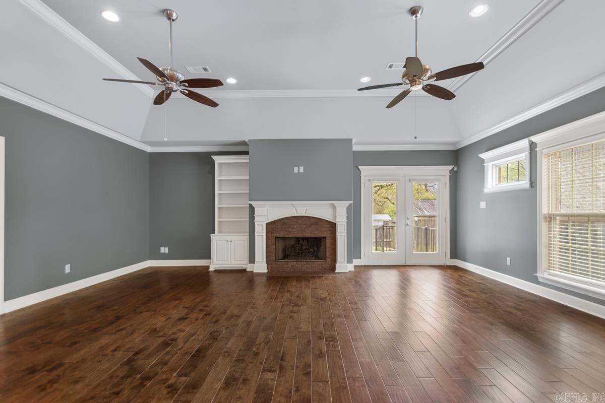 9 Bishop  Little Rock, AR