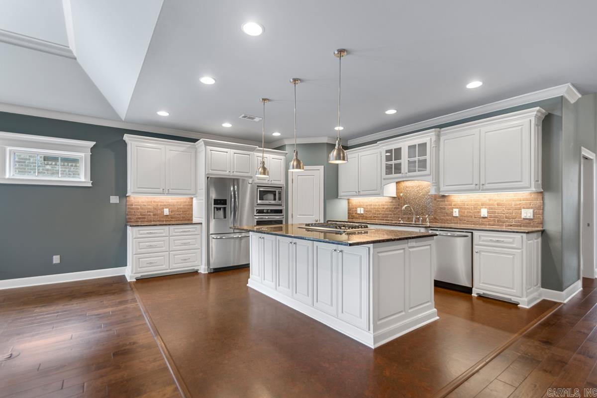 9 Bishop  Little Rock, AR