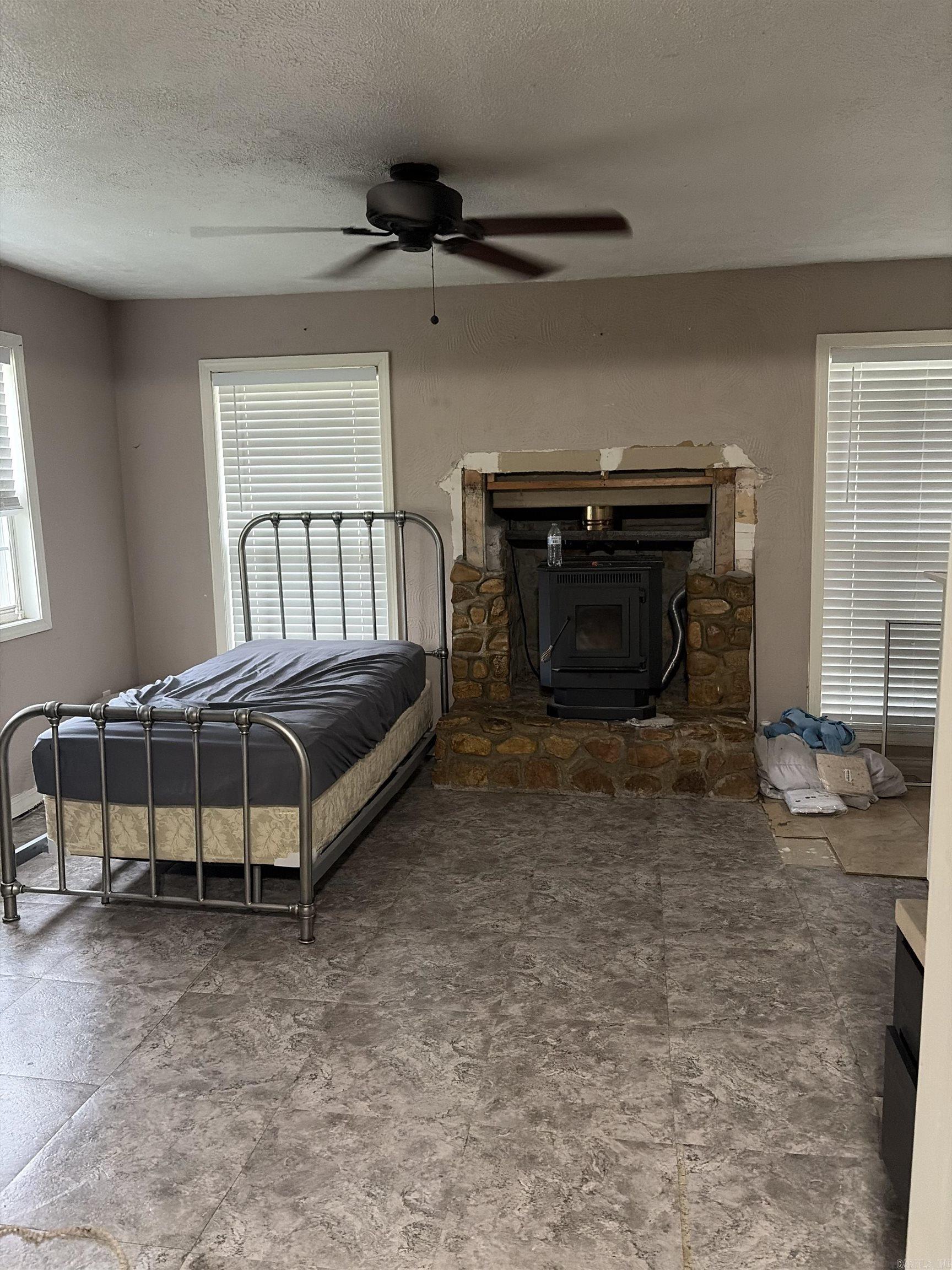 100 Kendall Dr  Salesville, AR