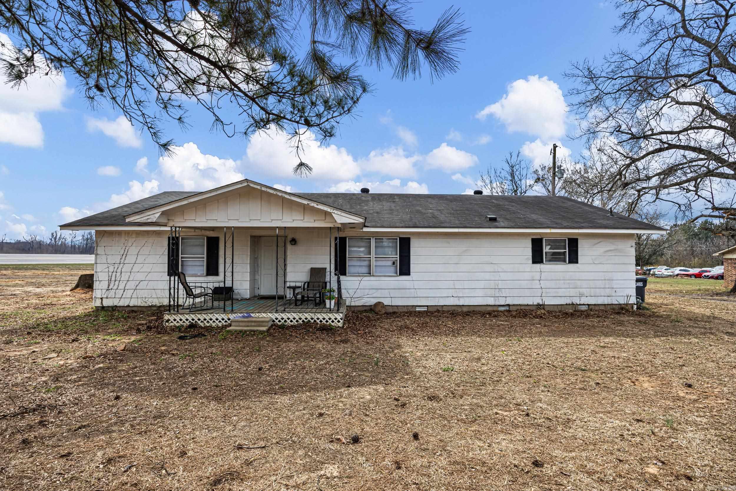 2706 AR 124  Russellville, AR