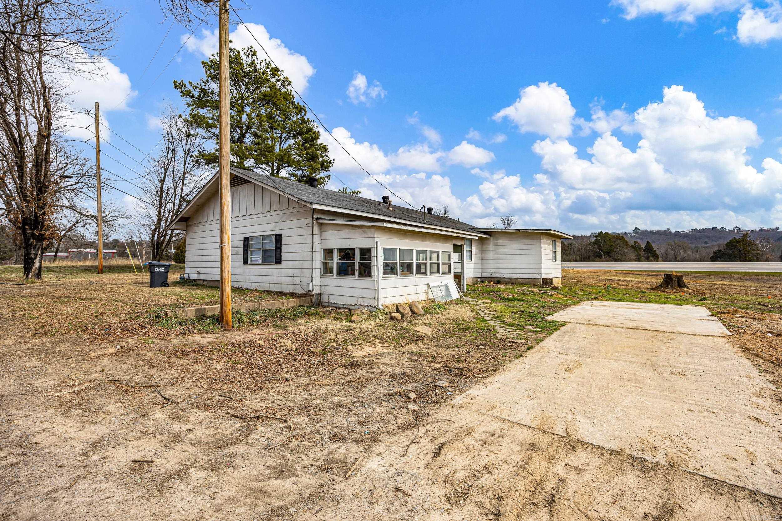 2706 AR 124  Russellville, AR