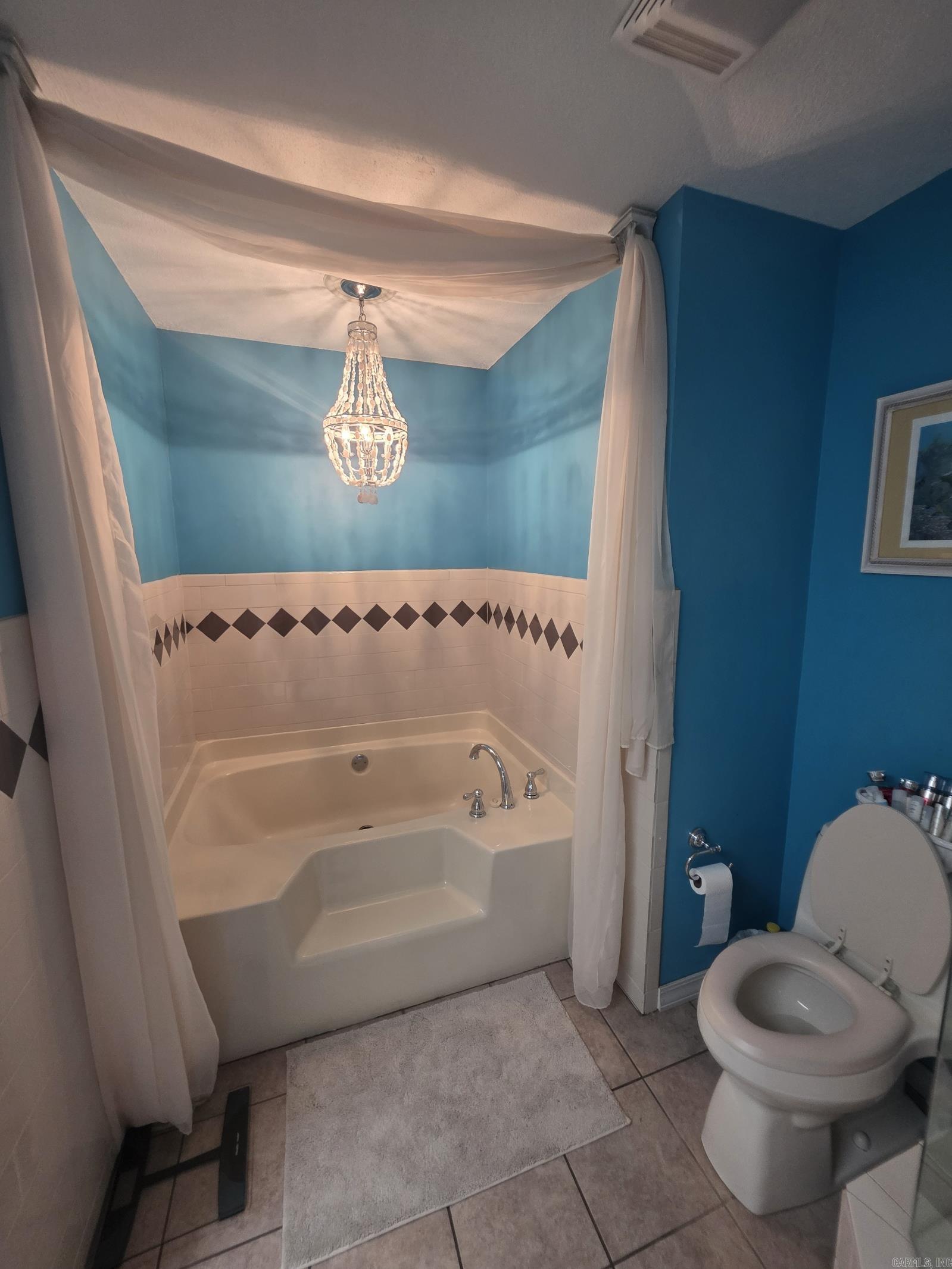 902 Deerfield Ct Russellville, AR 72801