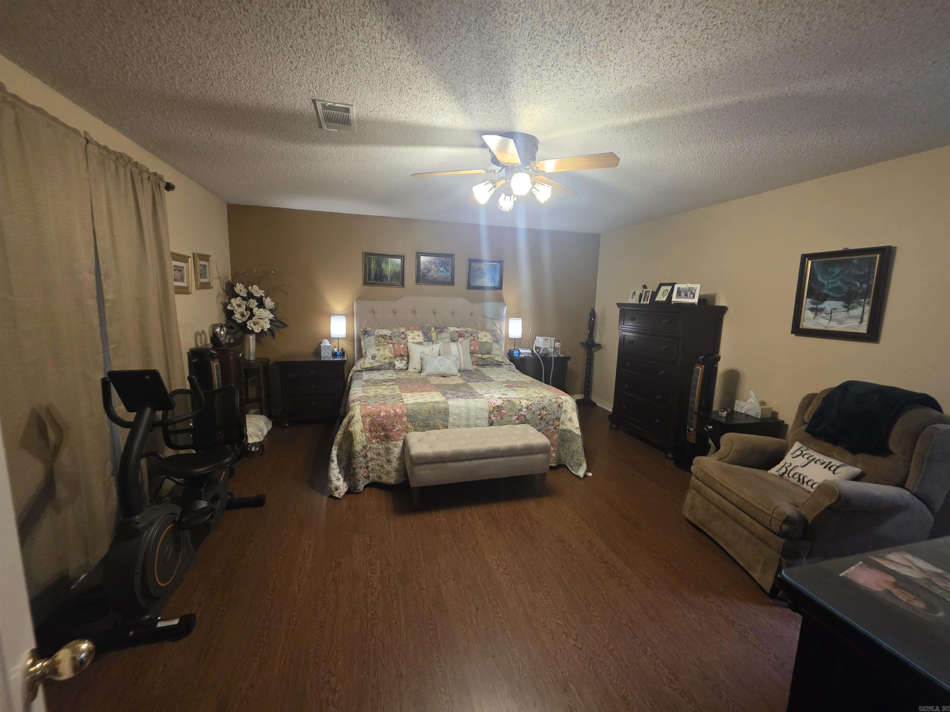 902 Deerfield Ct  Russellville, AR