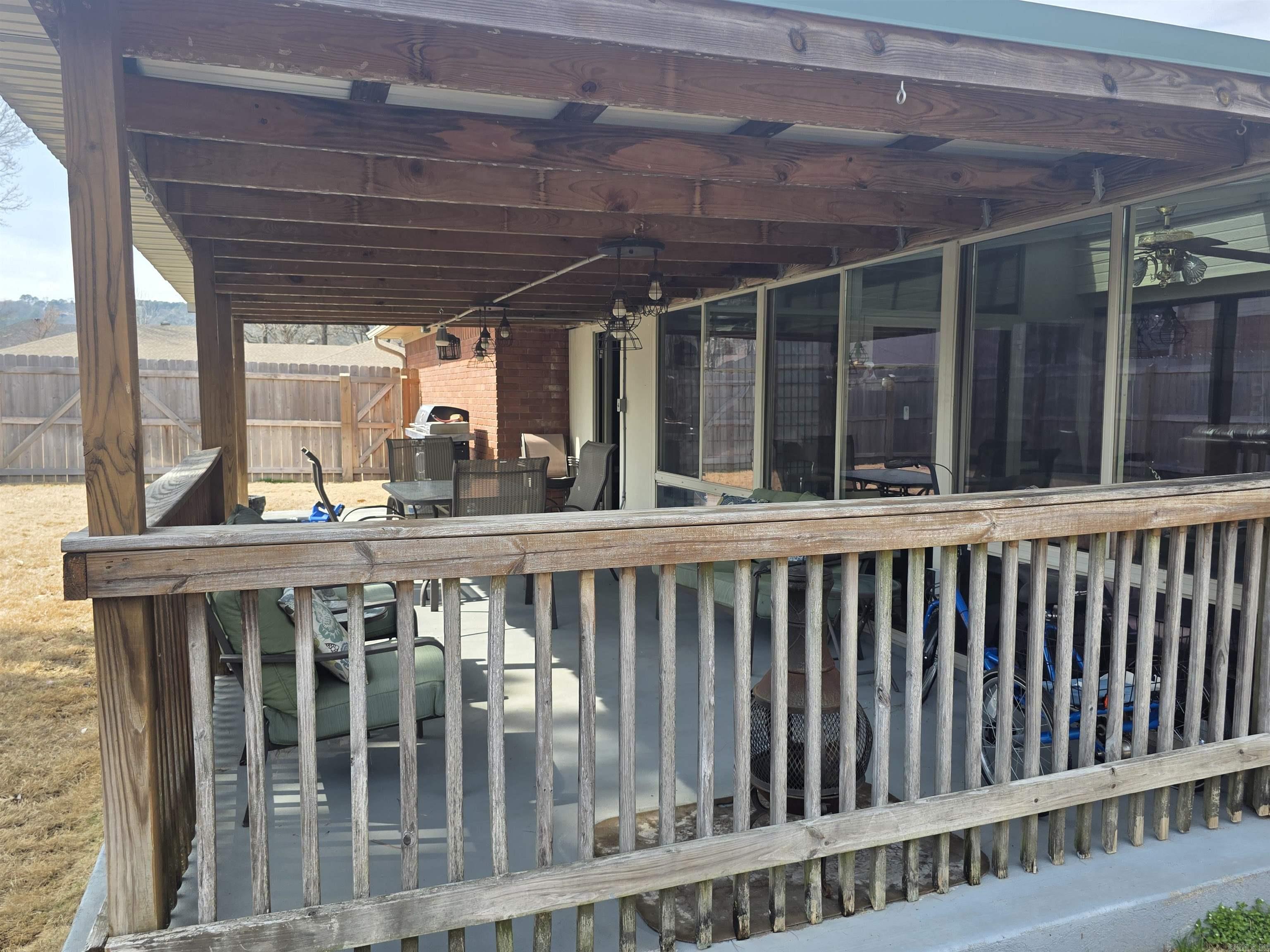 902 Deerfield Ct  Russellville, AR