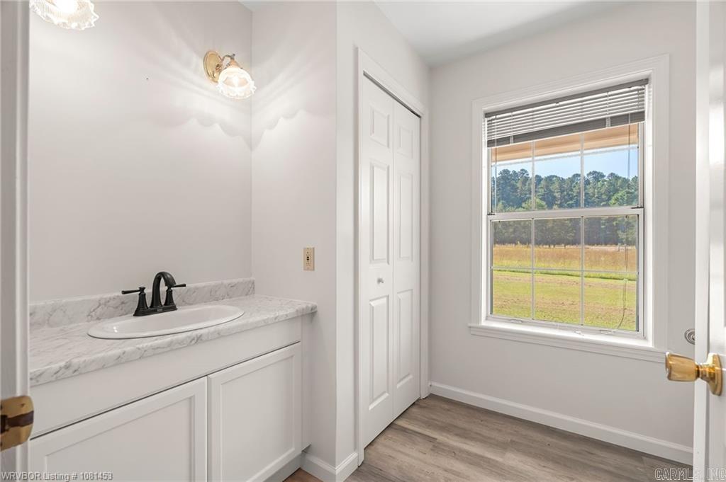 18558 E Highway 28  Parks, AR