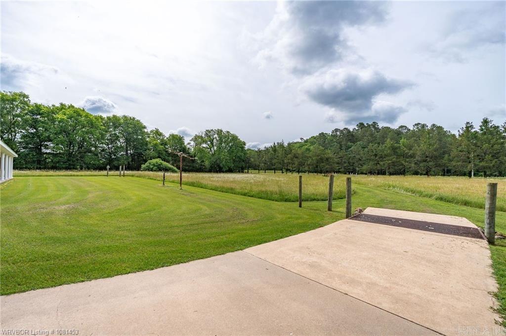 18558 E Highway 28  Parks, AR