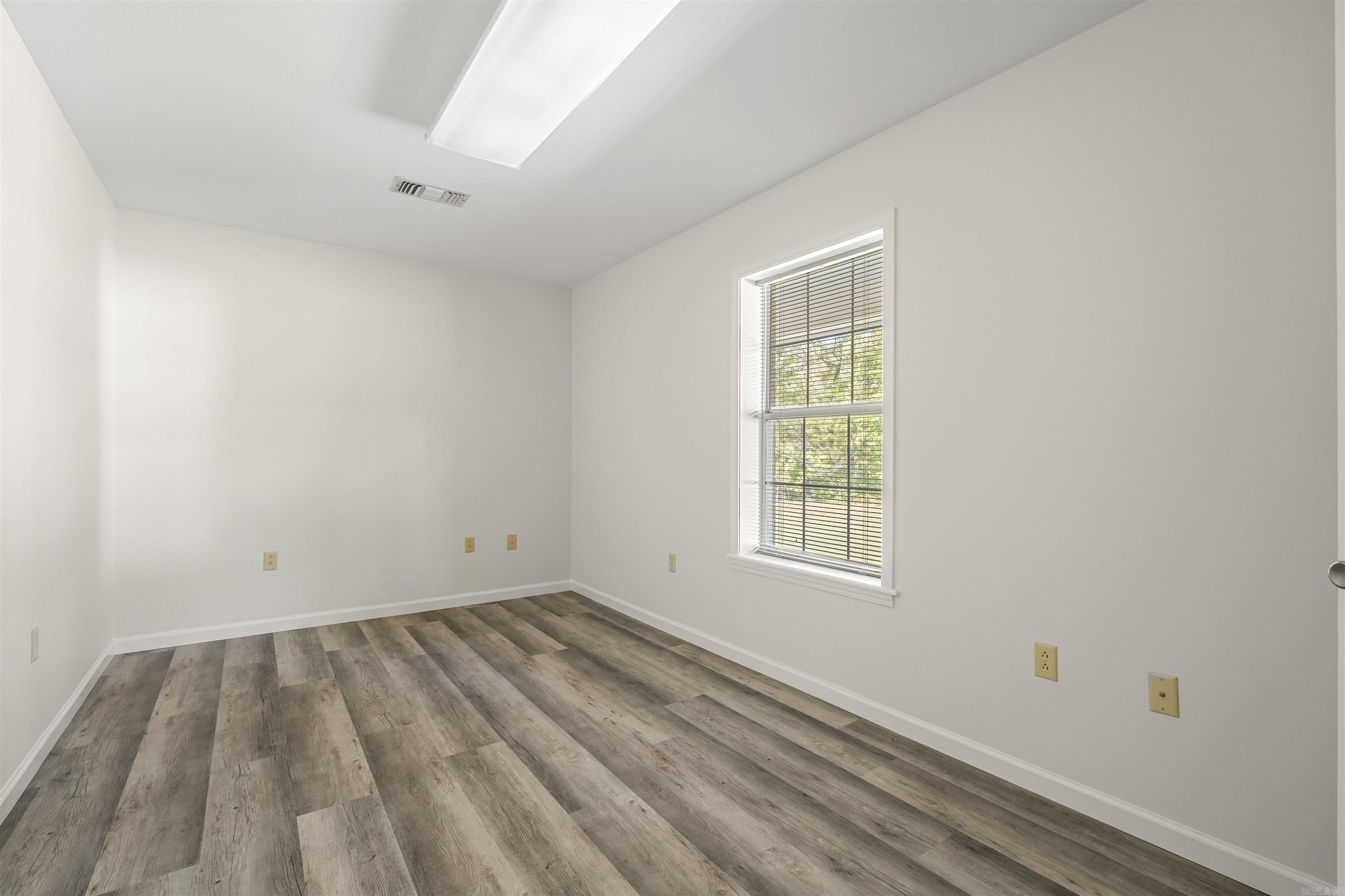 18558 E Highway 28  Parks, AR