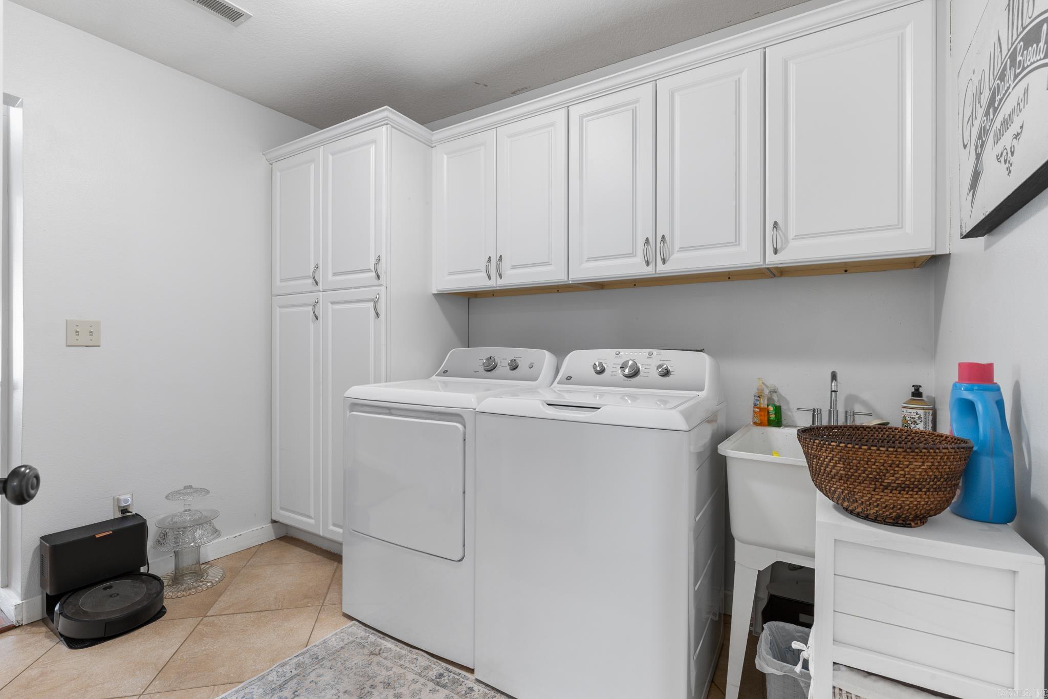 2718 Taylor  Harrison, AR