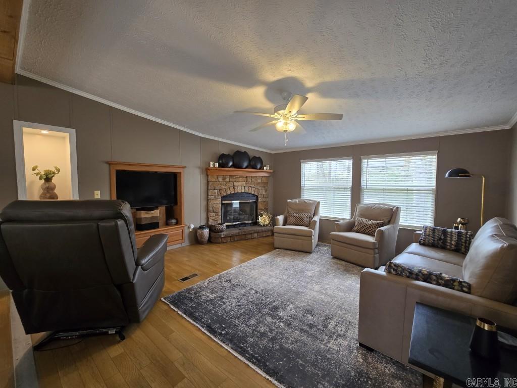 911 County Road 744  Colt, AR